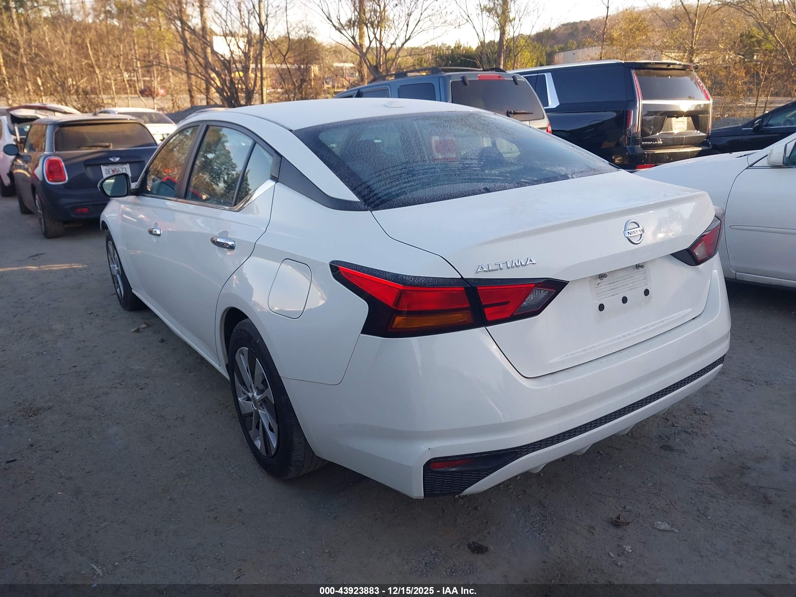 NISSAN ALTIMA image 3