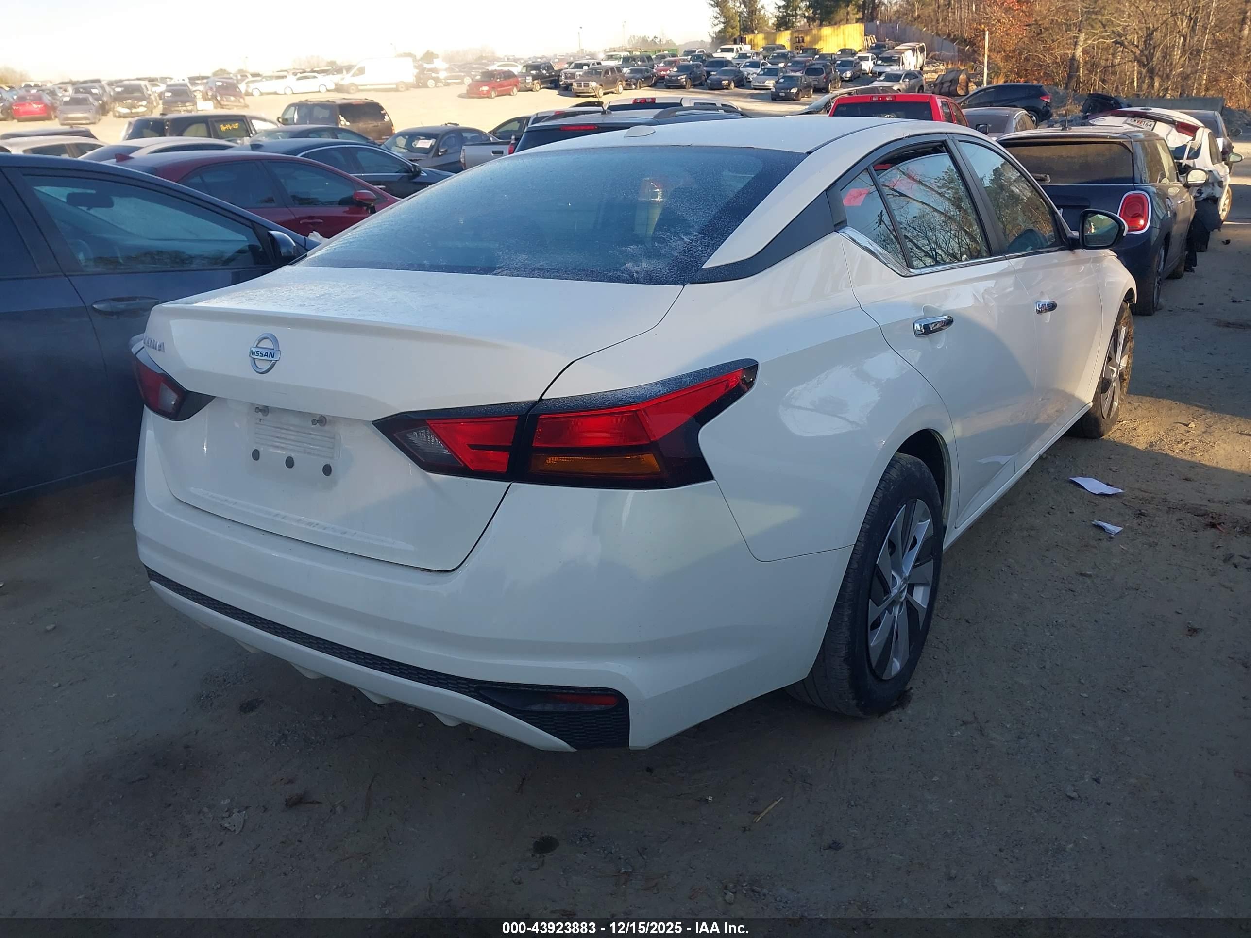 NISSAN ALTIMA image 4
