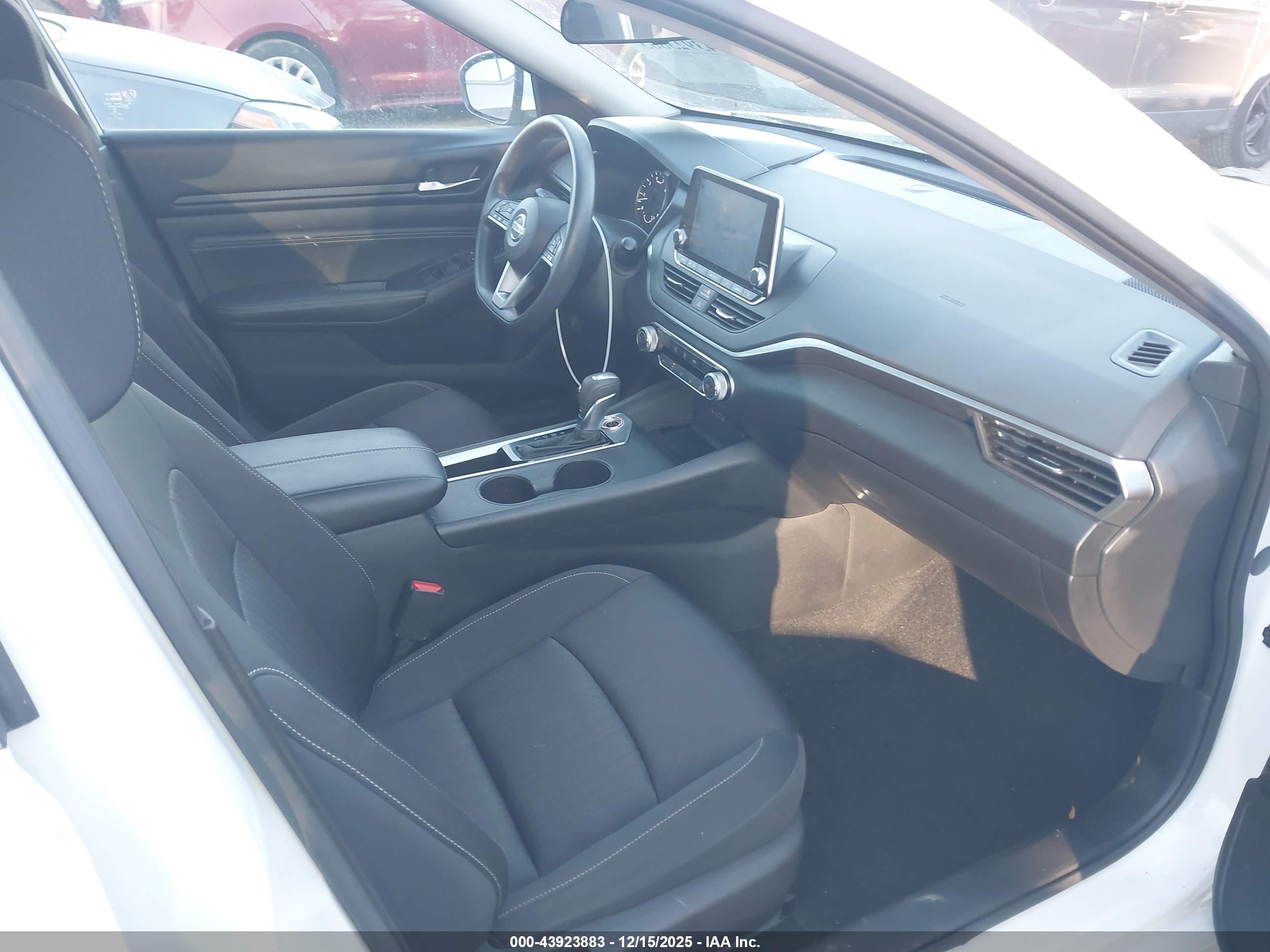 NISSAN ALTIMA image 5