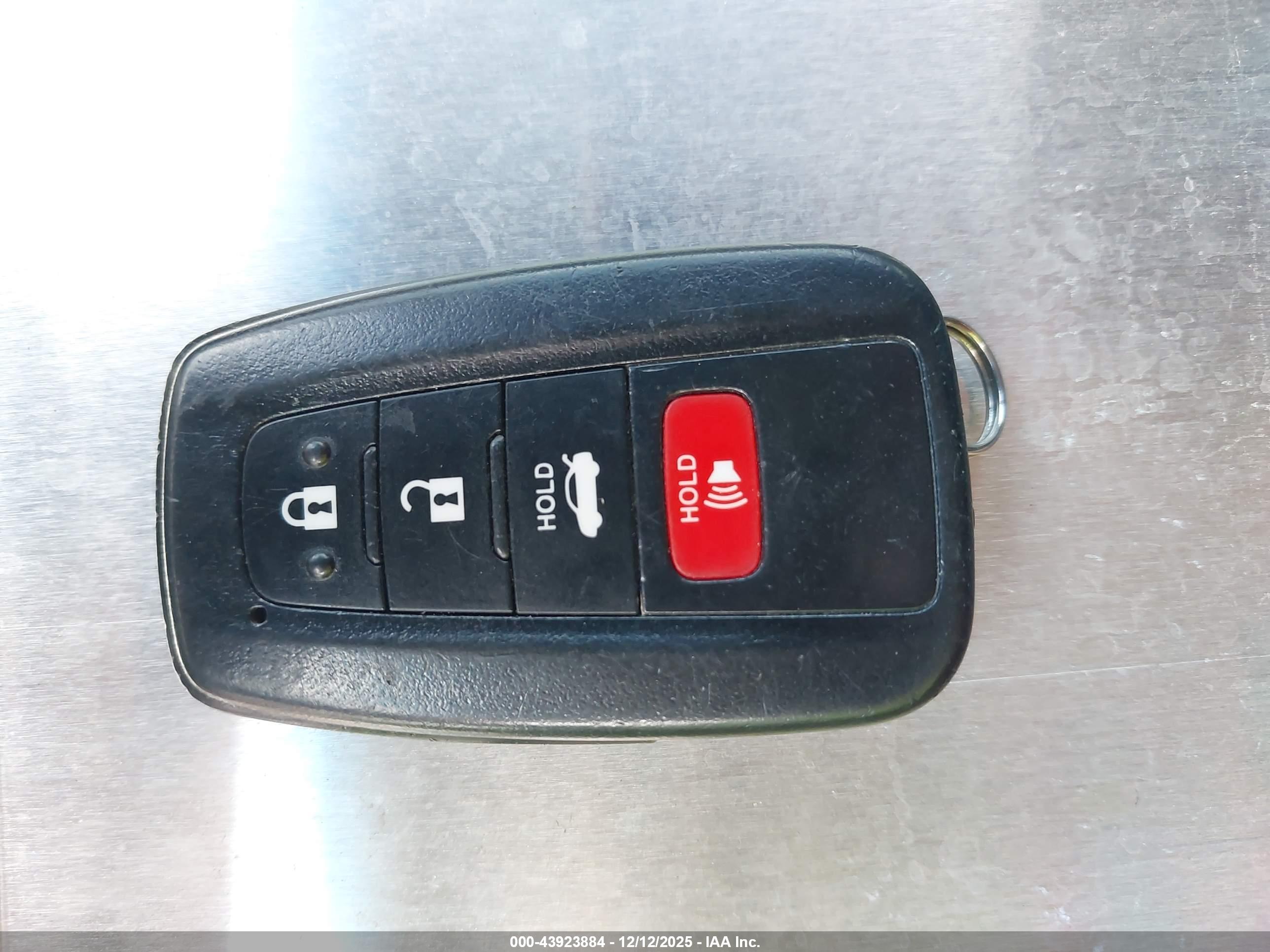 TOYOTA CAMRY image 11
