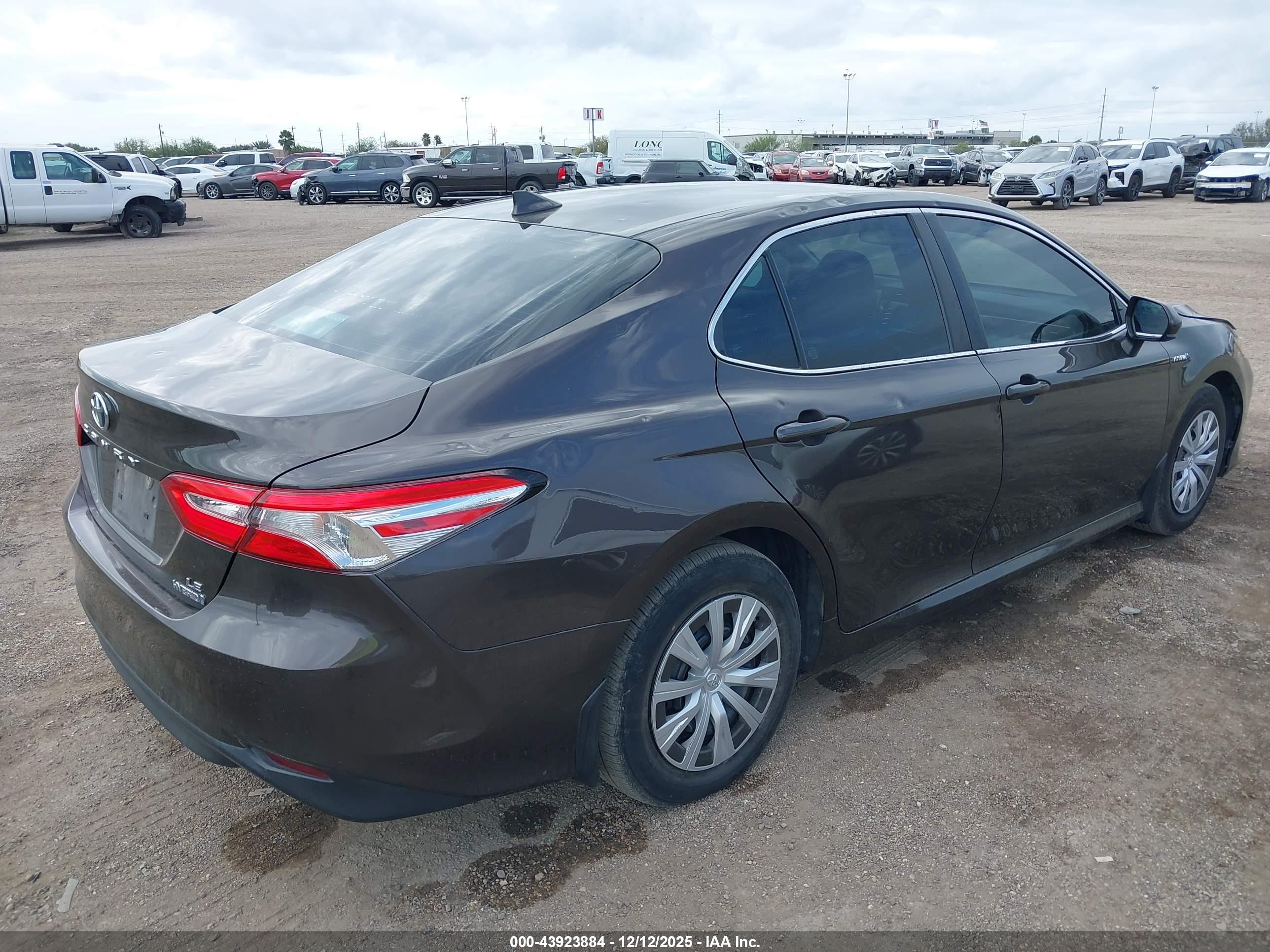 TOYOTA CAMRY image 4