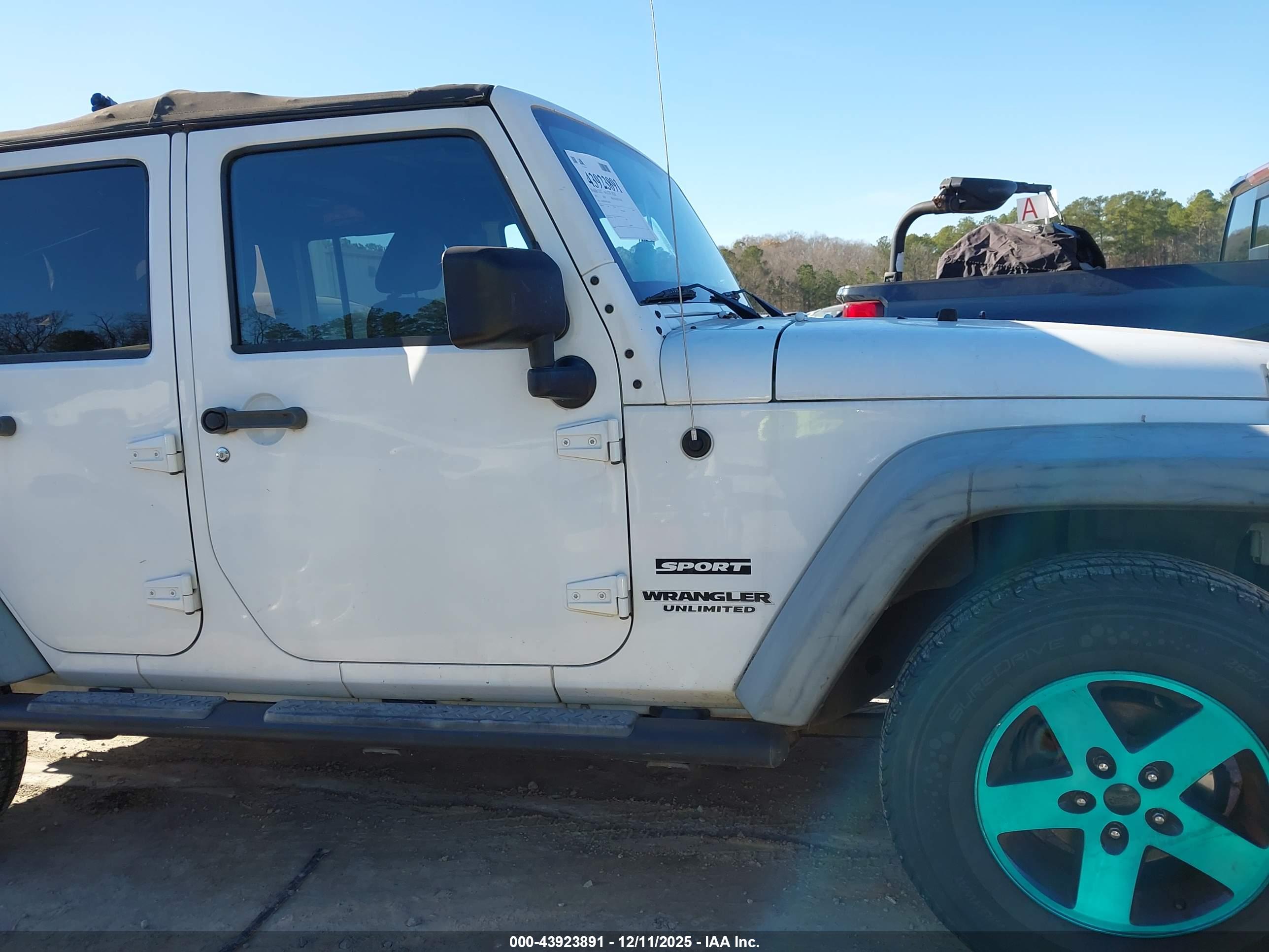 JEEP WRANGLER image 6