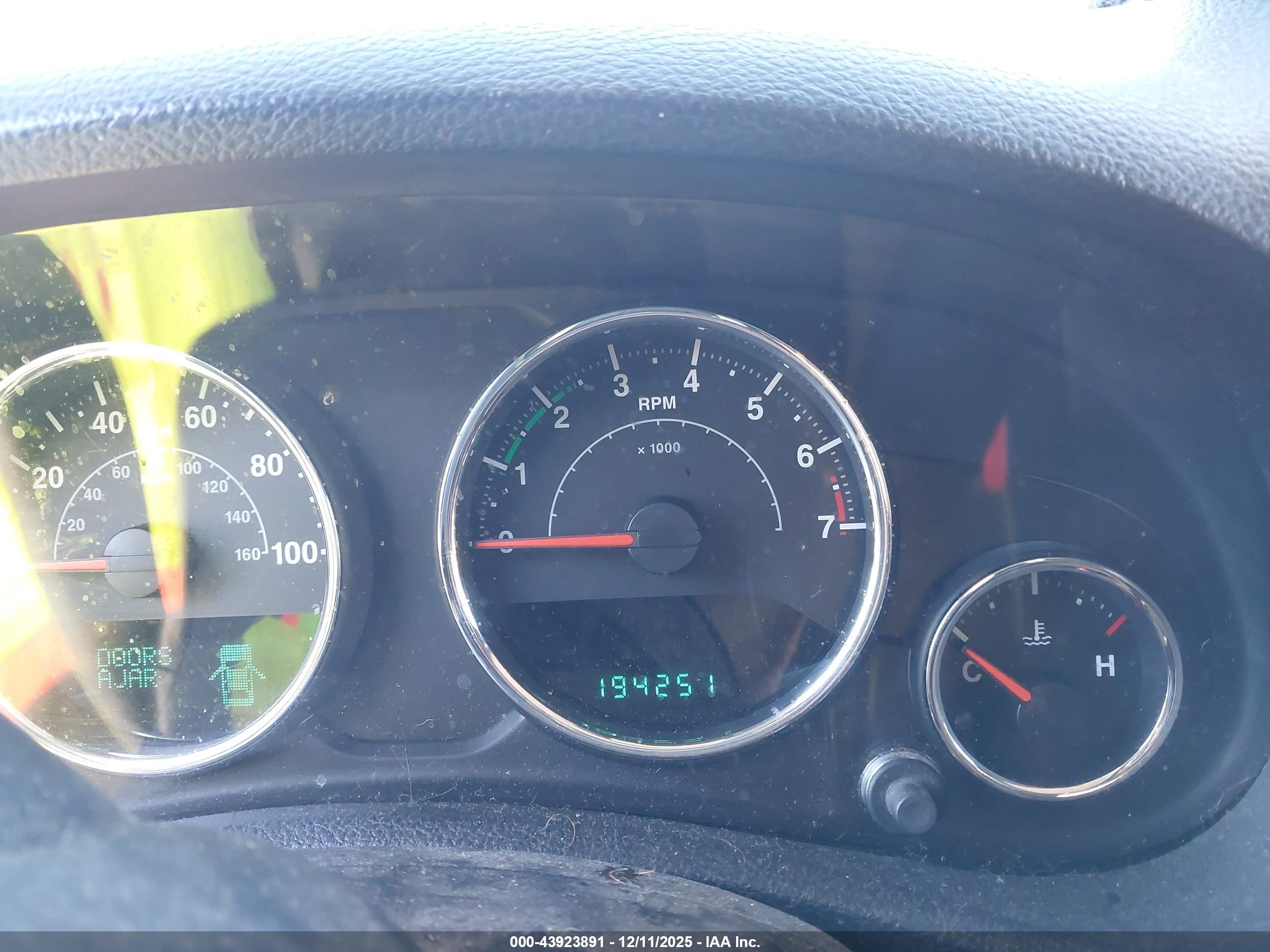 JEEP WRANGLER image 7