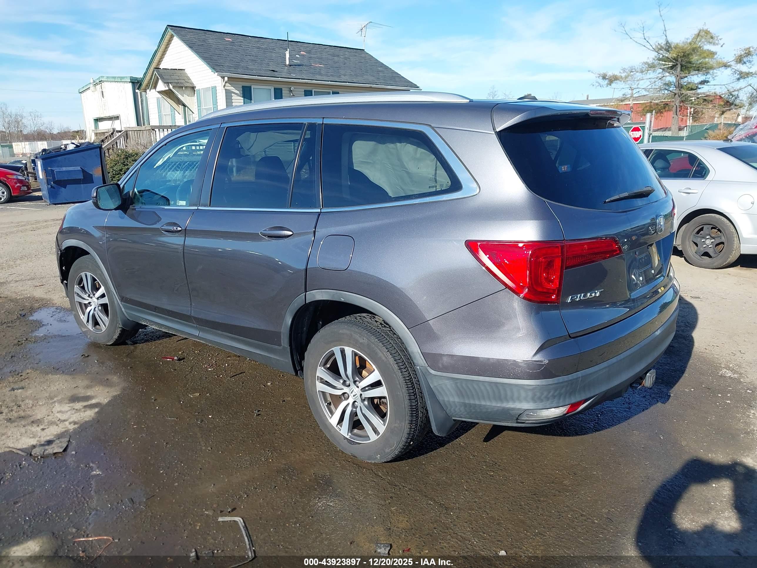 HONDA PILOT image 3