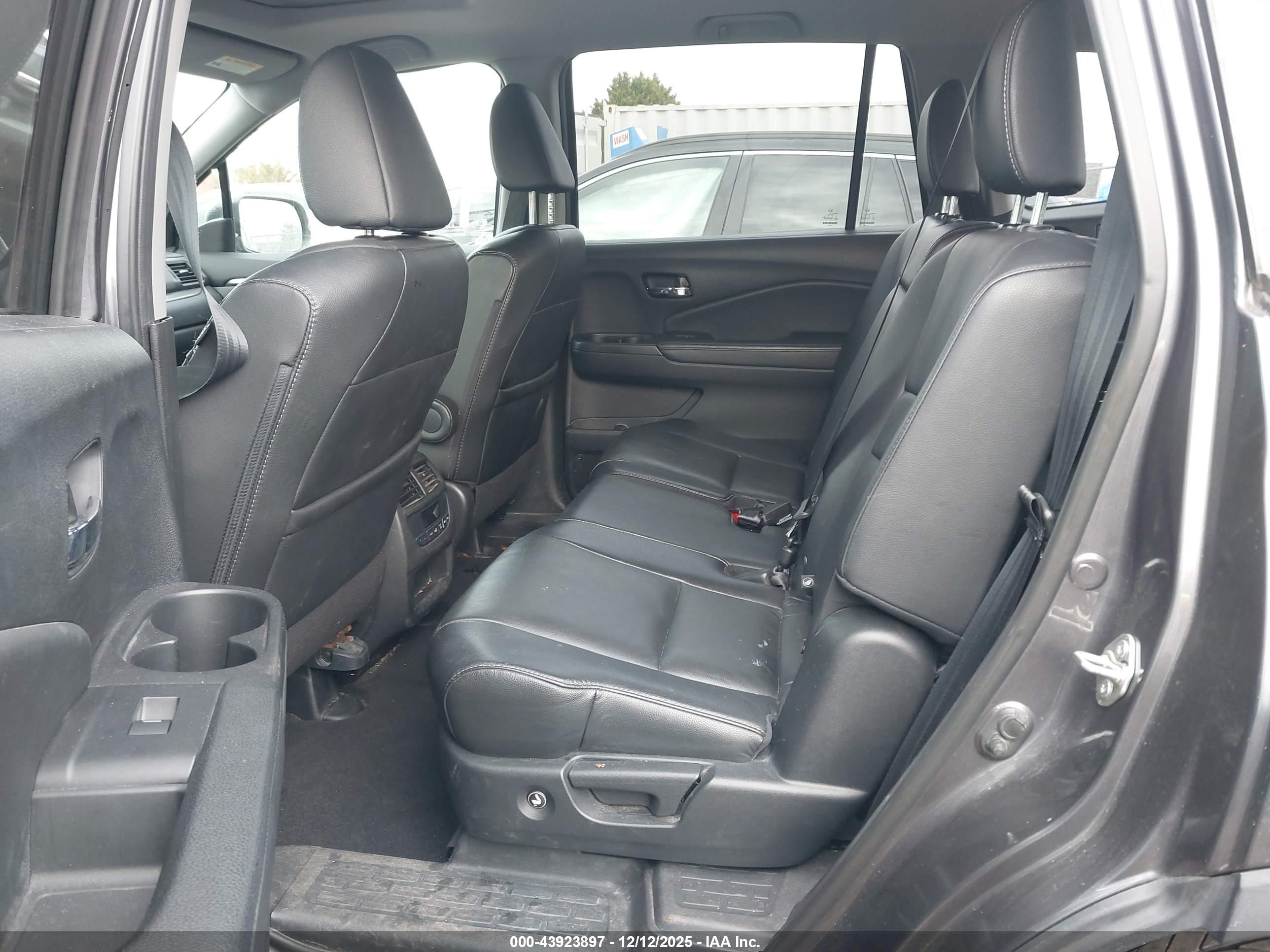 HONDA PILOT image 8