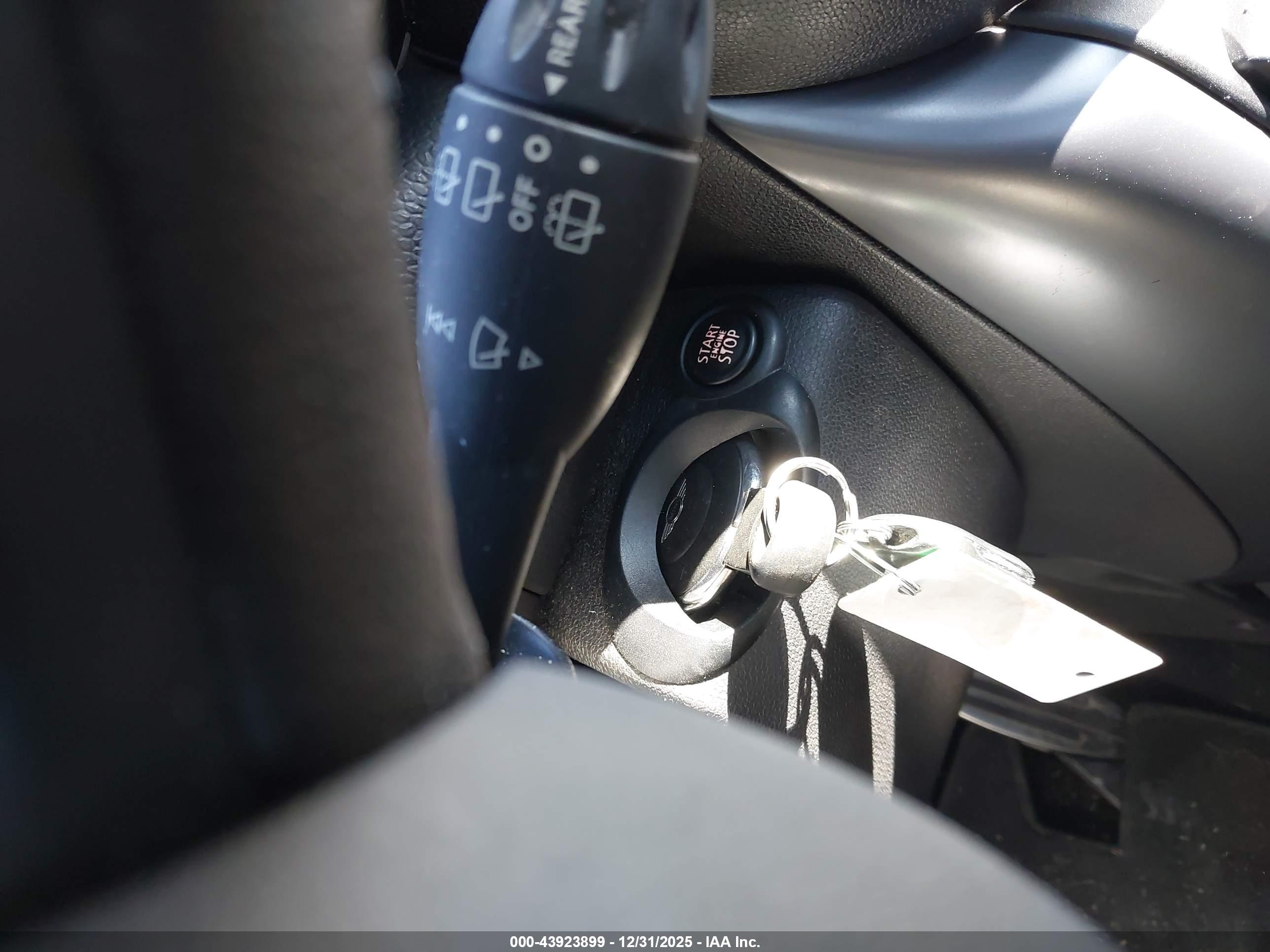 MINI COUNTRYMAN image 11