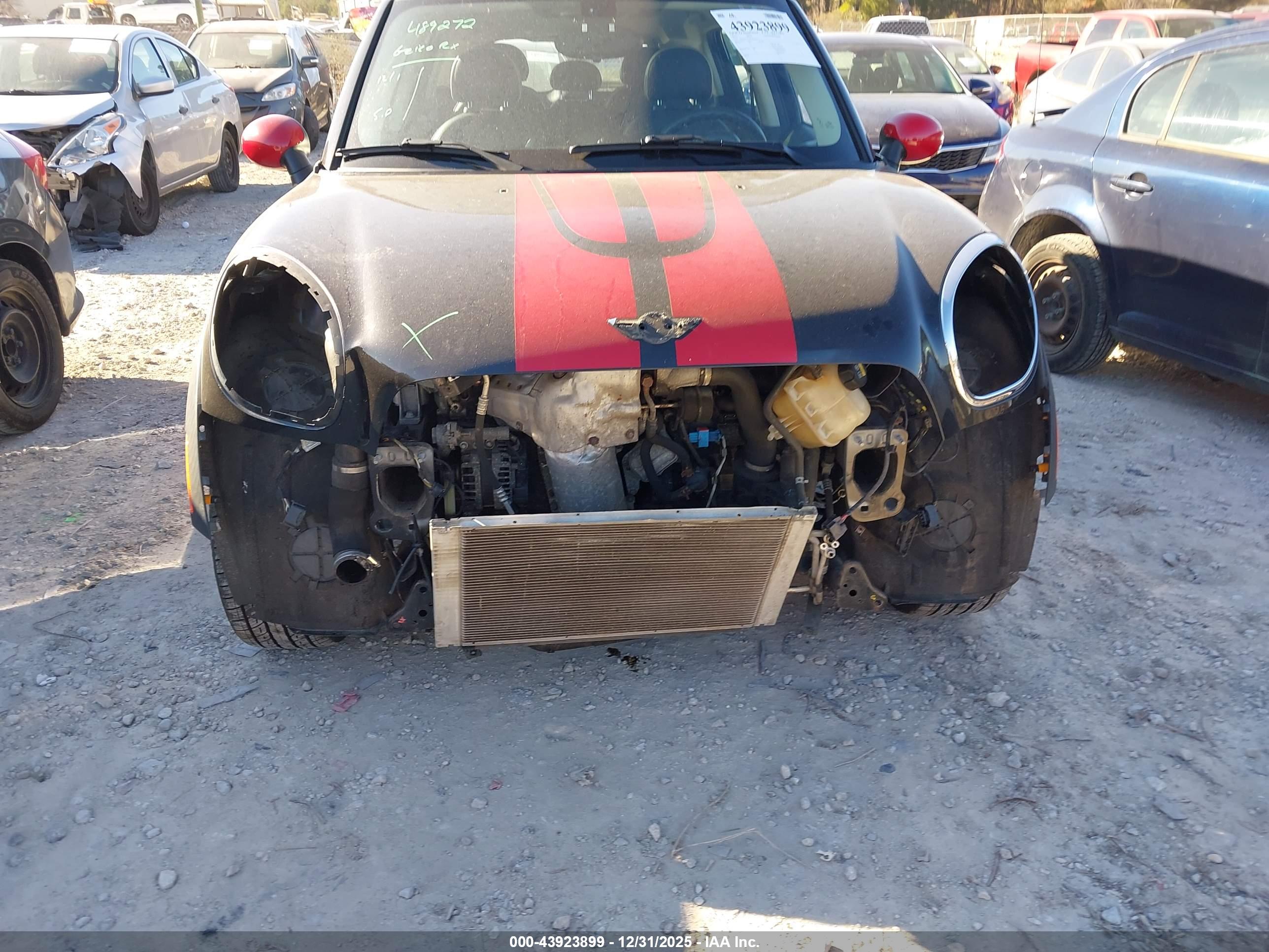 MINI COUNTRYMAN image 6