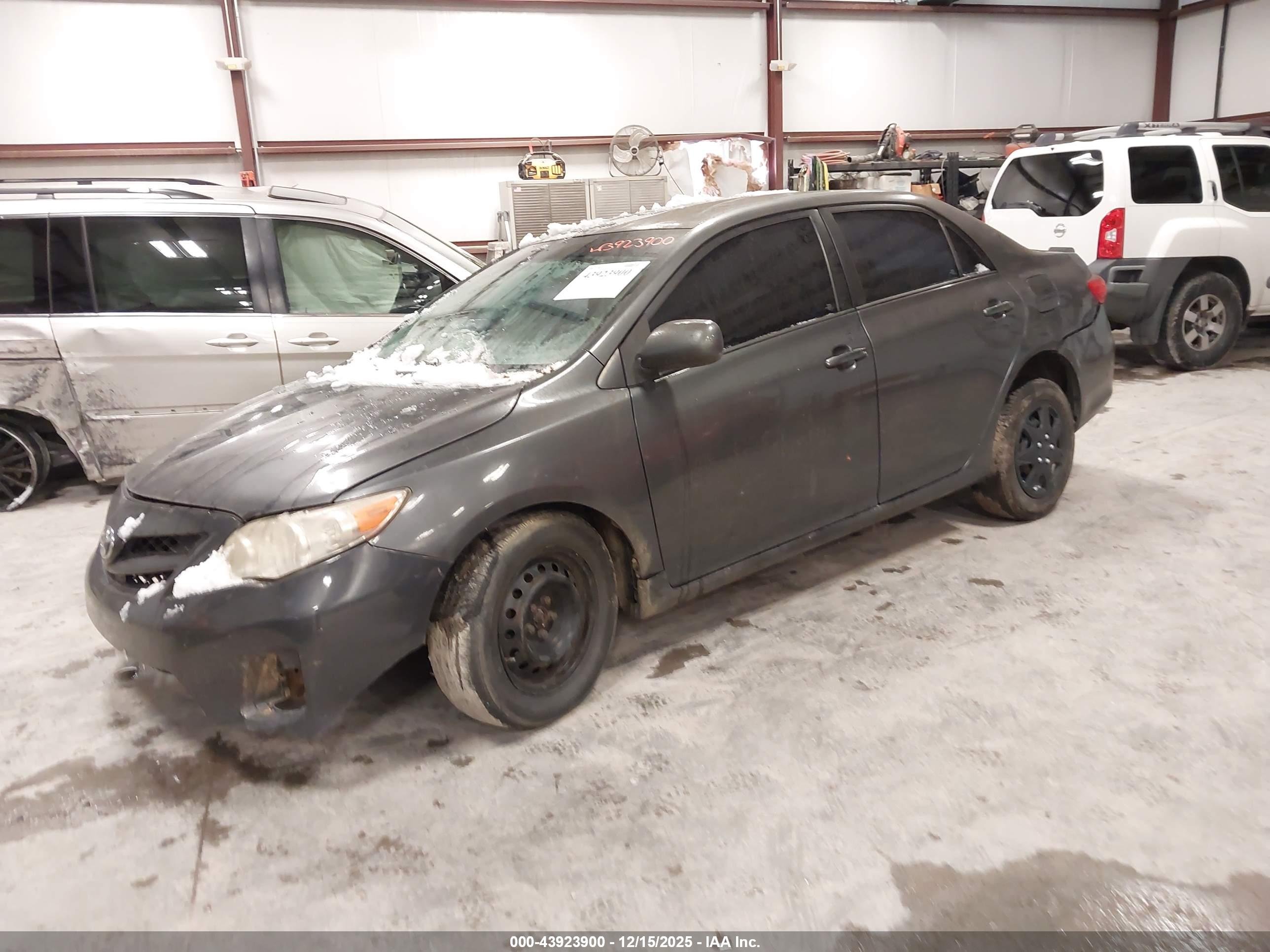TOYOTA COROLLA image 2