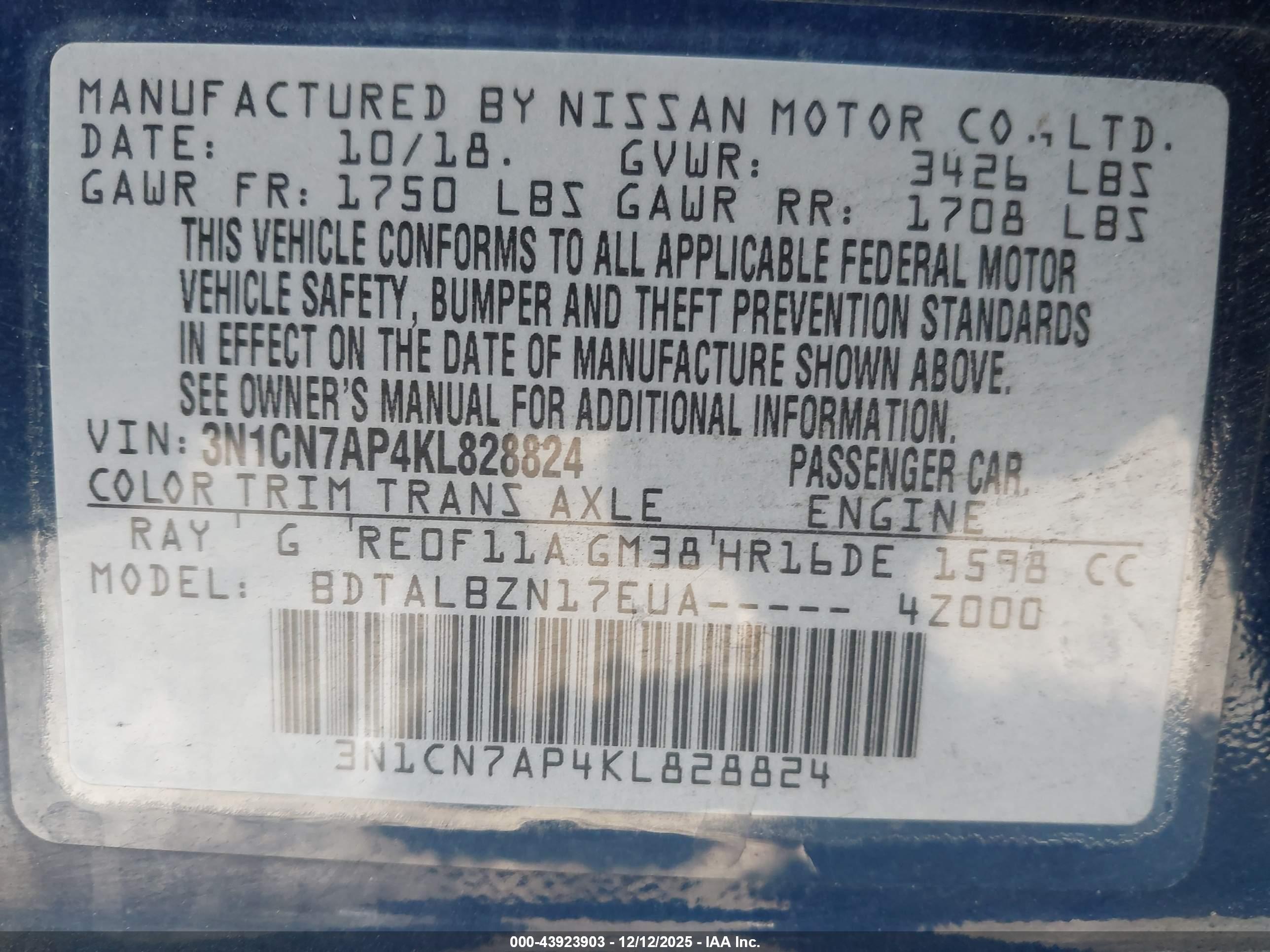 NISSAN VERSA image 9