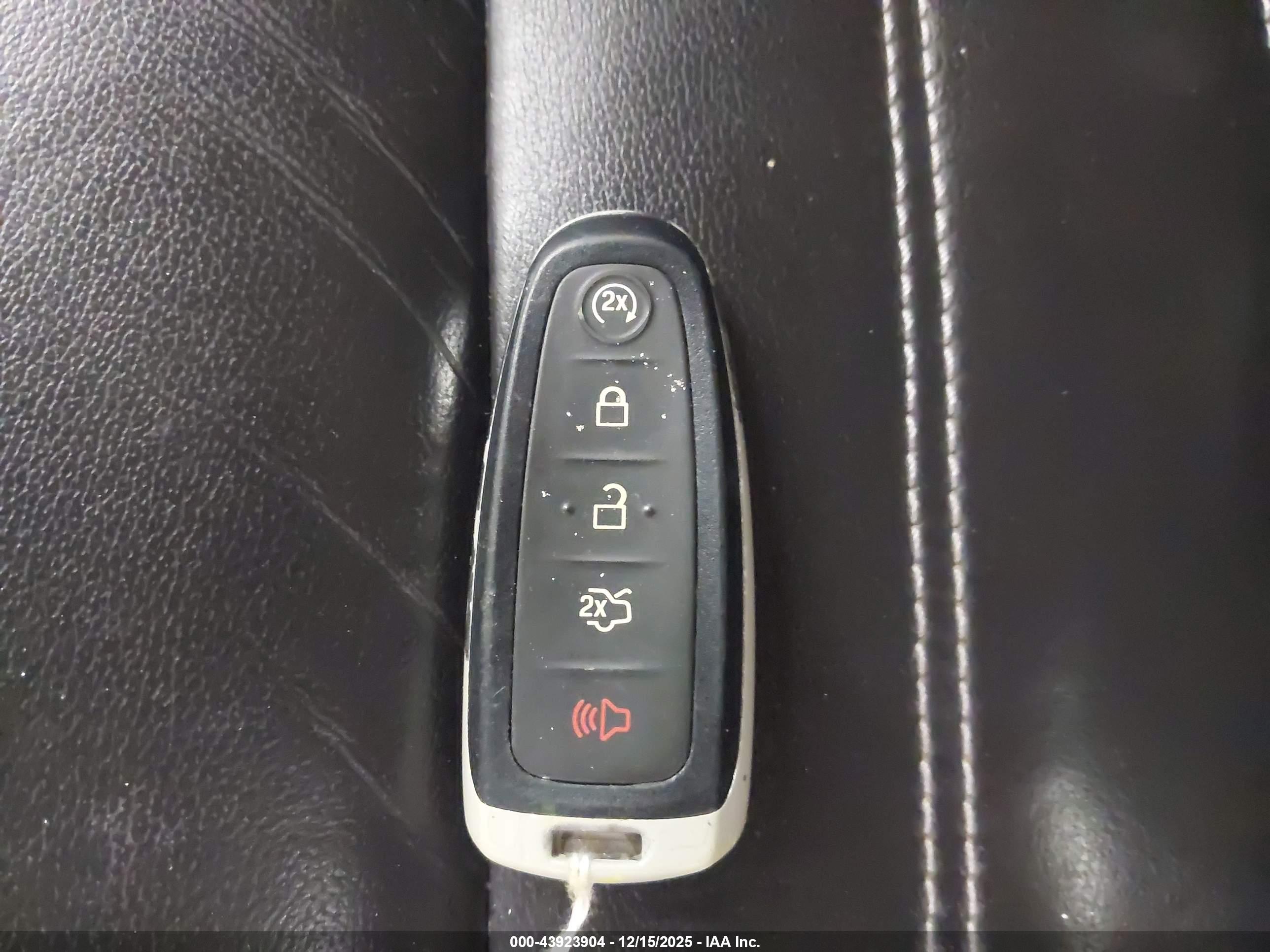 FORD ESCAPE image 11