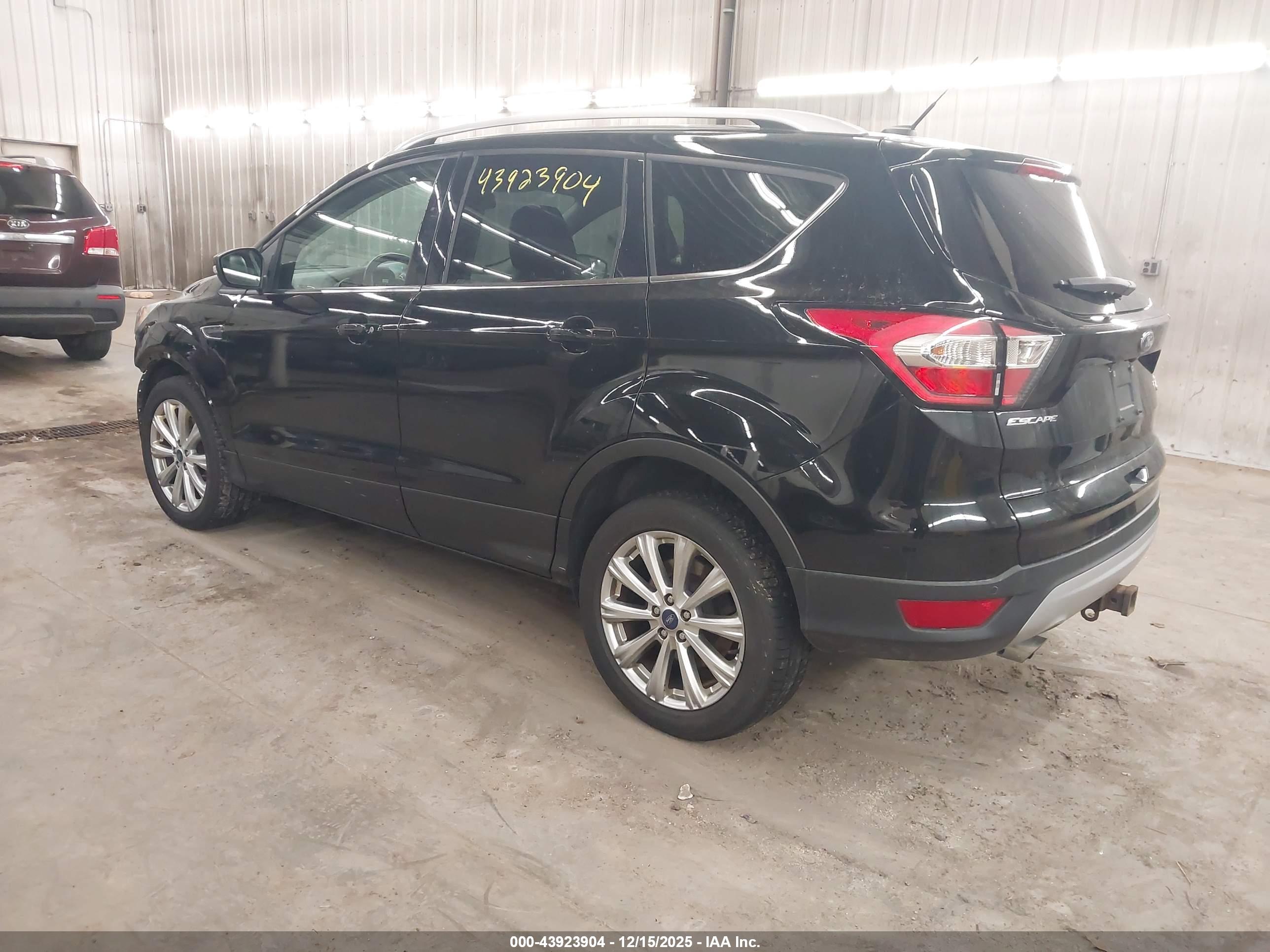 FORD ESCAPE image 3
