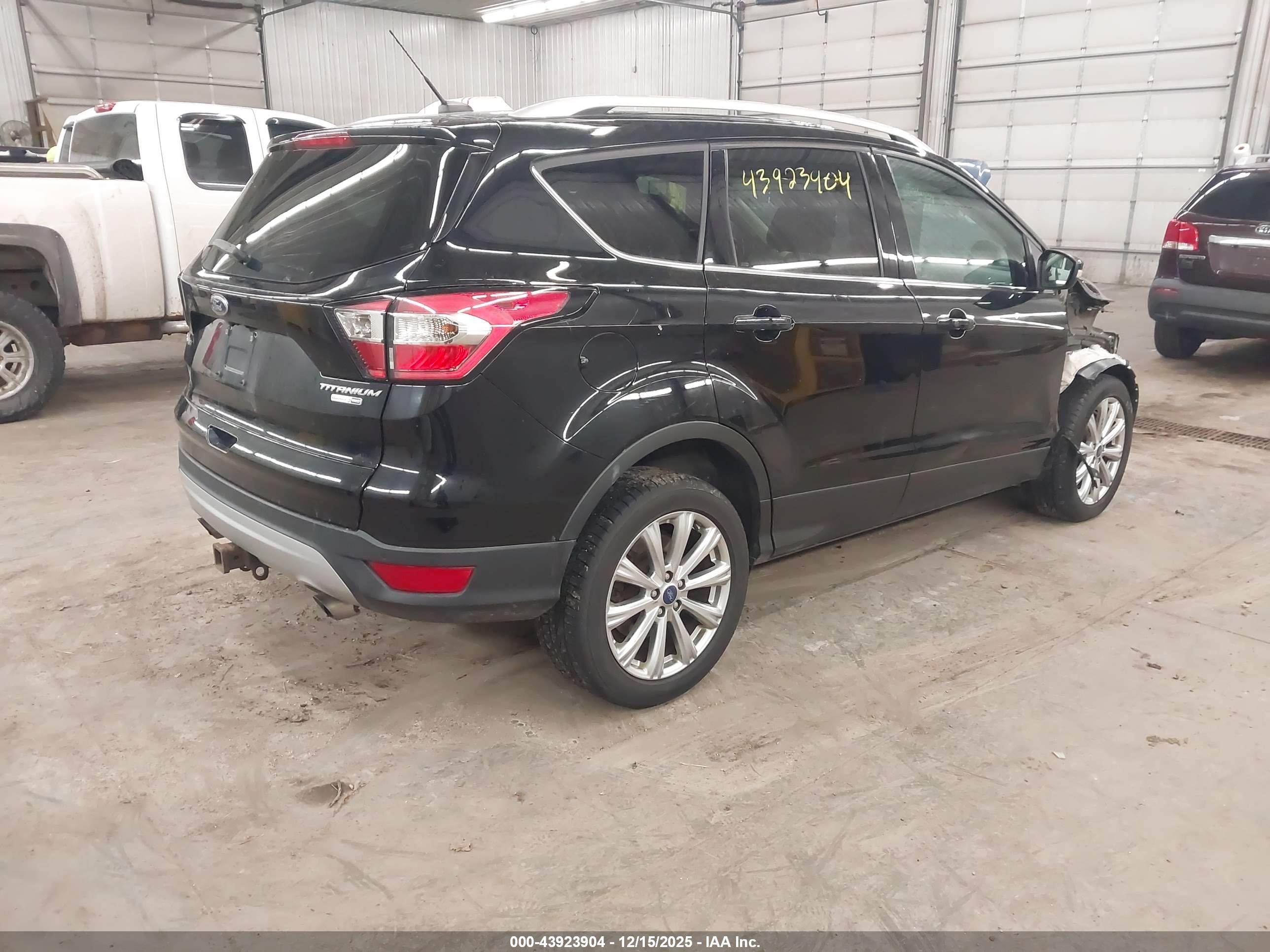 FORD ESCAPE image 4