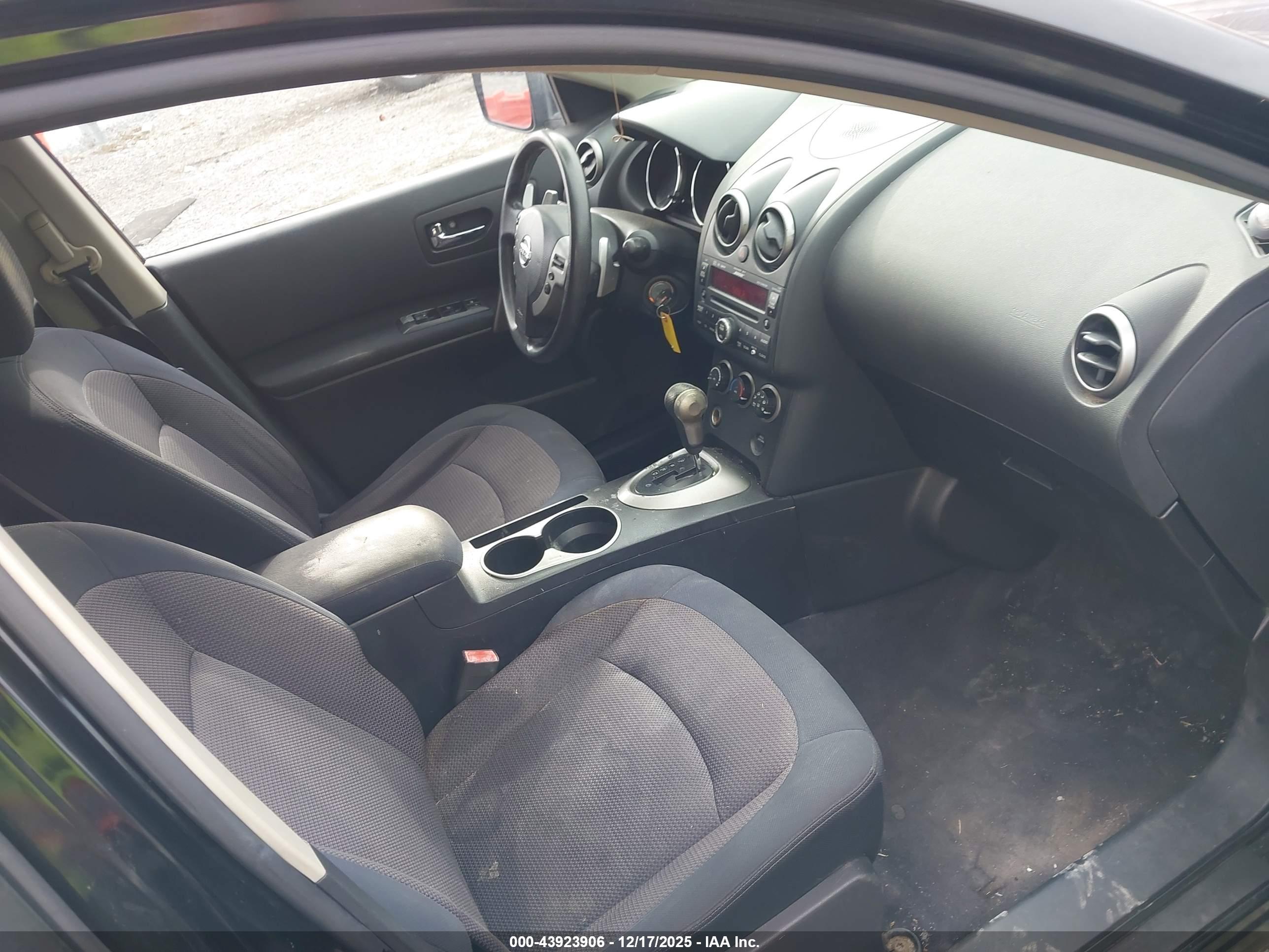 NISSAN ROGUE image 5