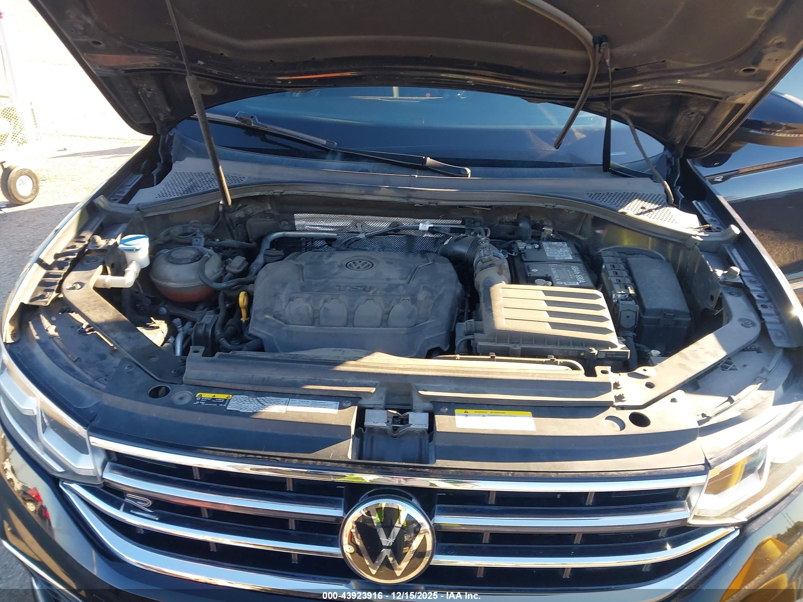 VOLKSWAGEN TIGUAN image 10