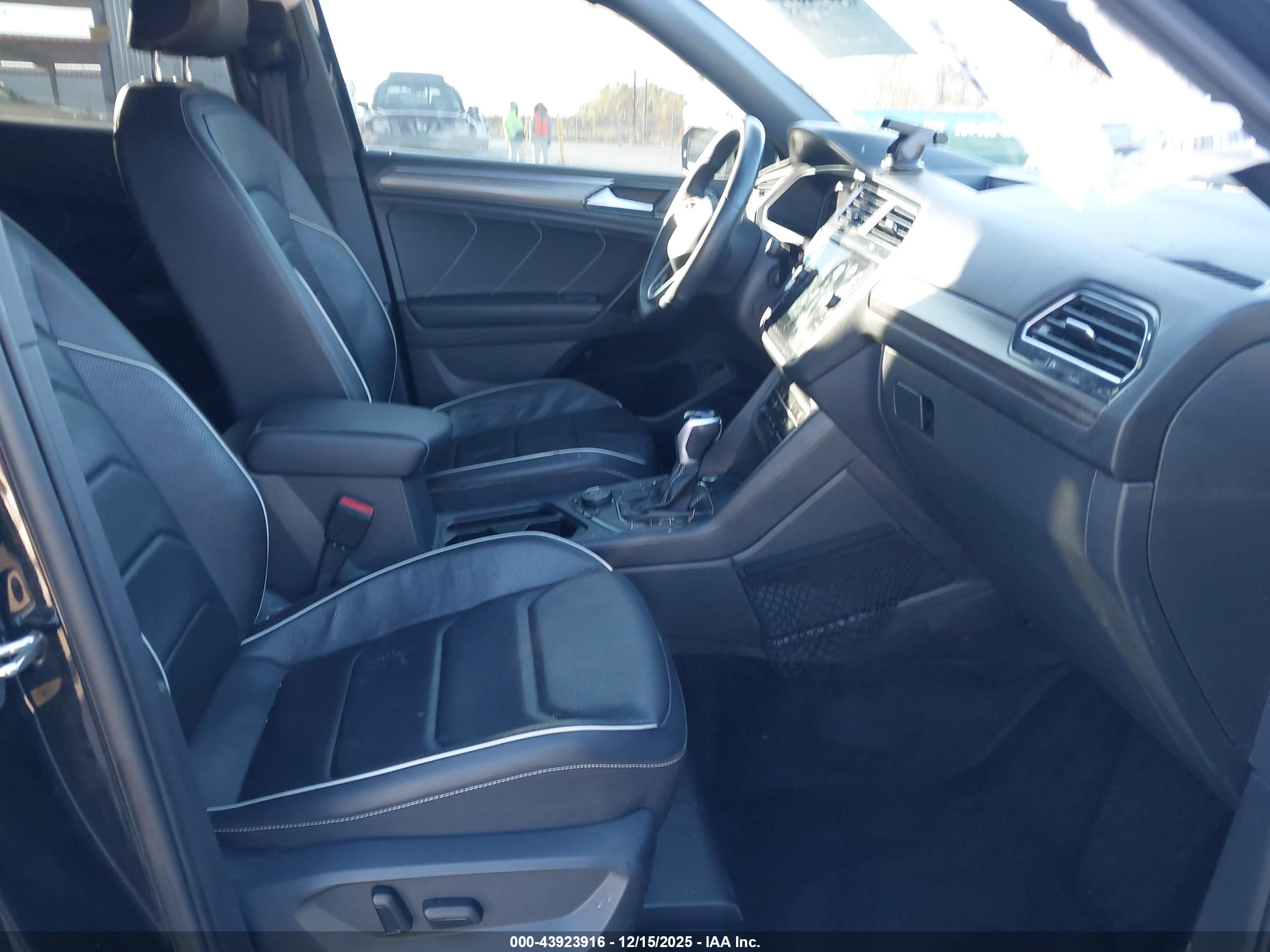 VOLKSWAGEN TIGUAN image 5
