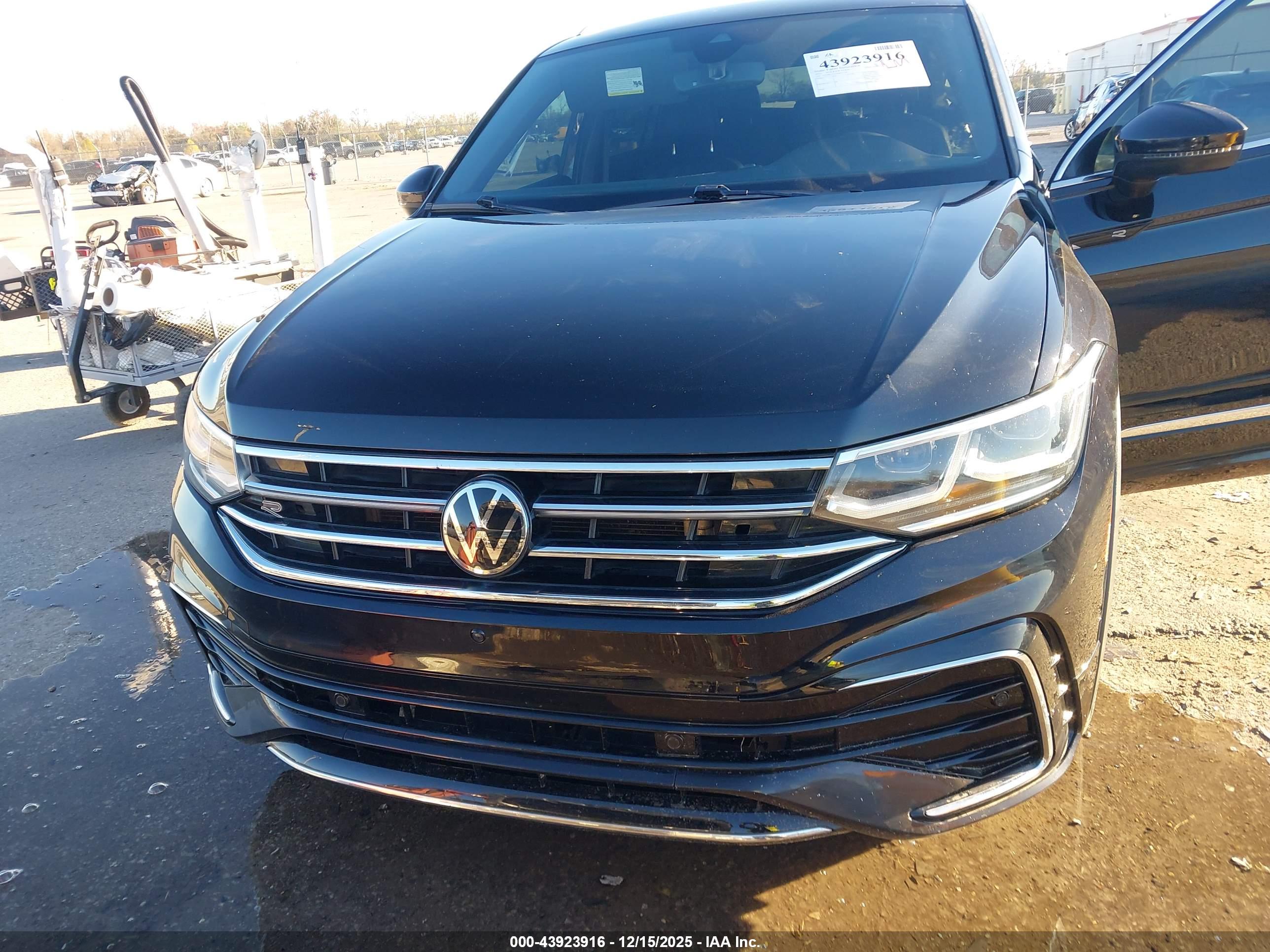 VOLKSWAGEN TIGUAN image 6
