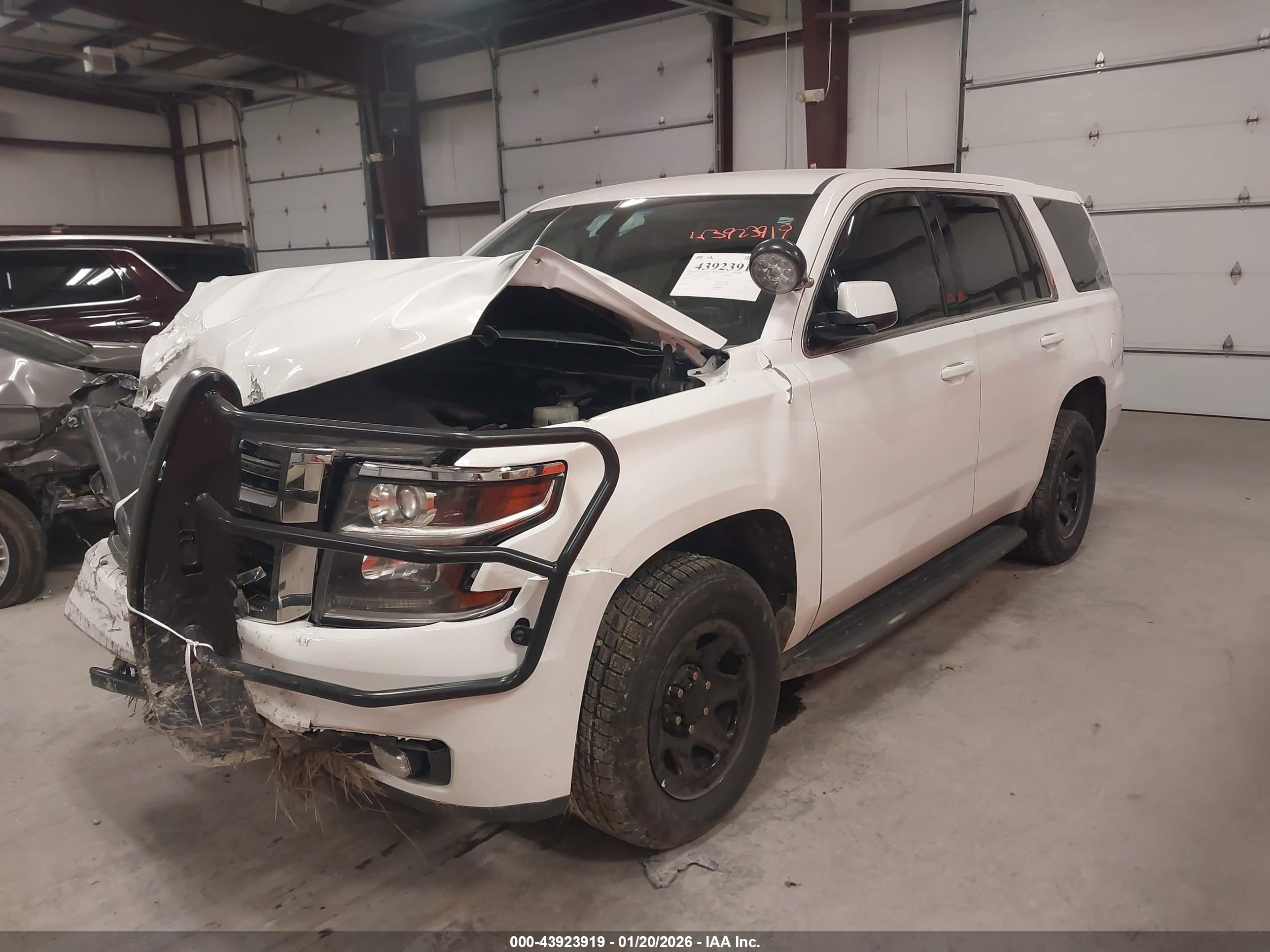 CHEVROLET TAHOE image 2