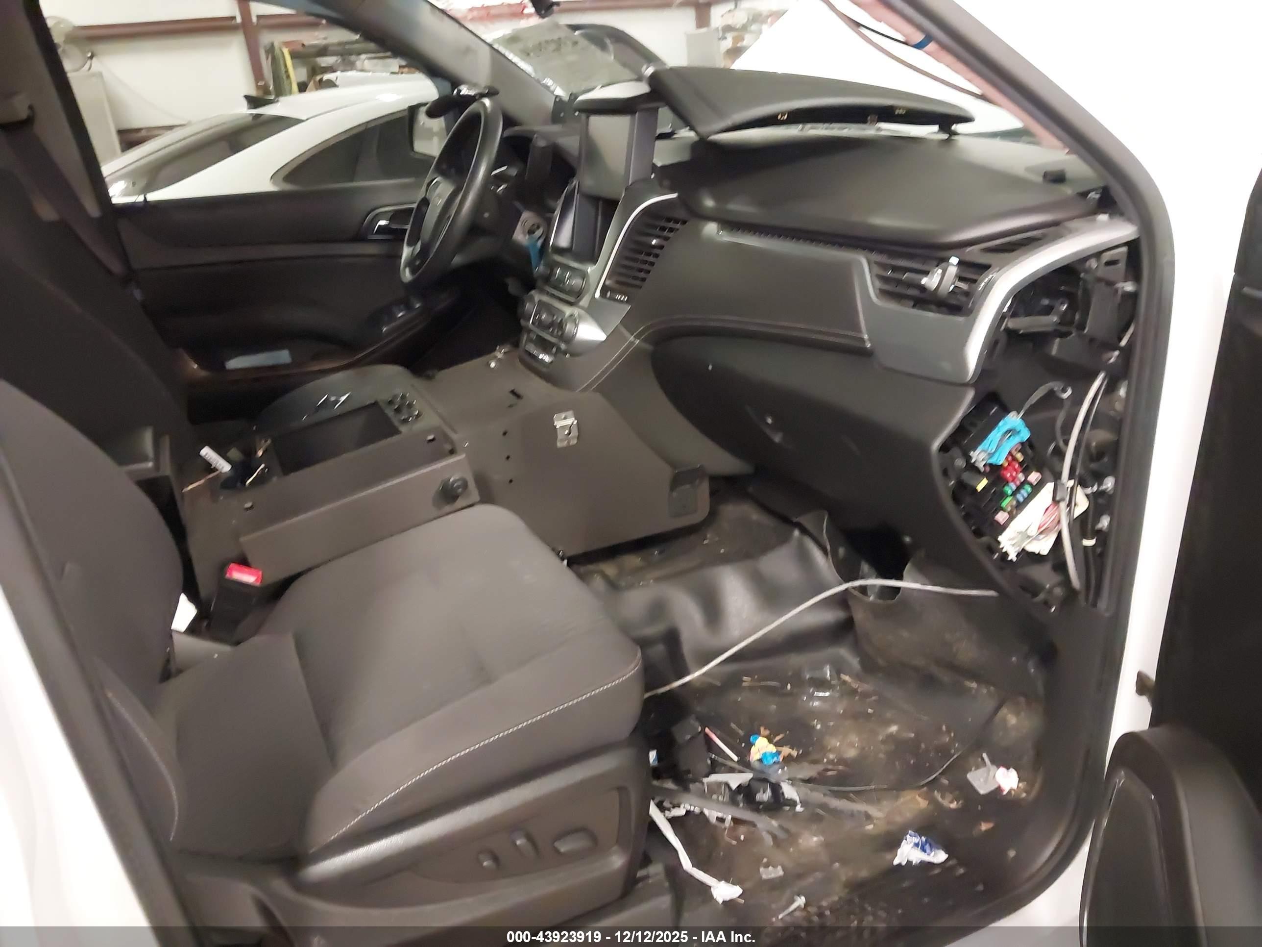 CHEVROLET TAHOE image 5