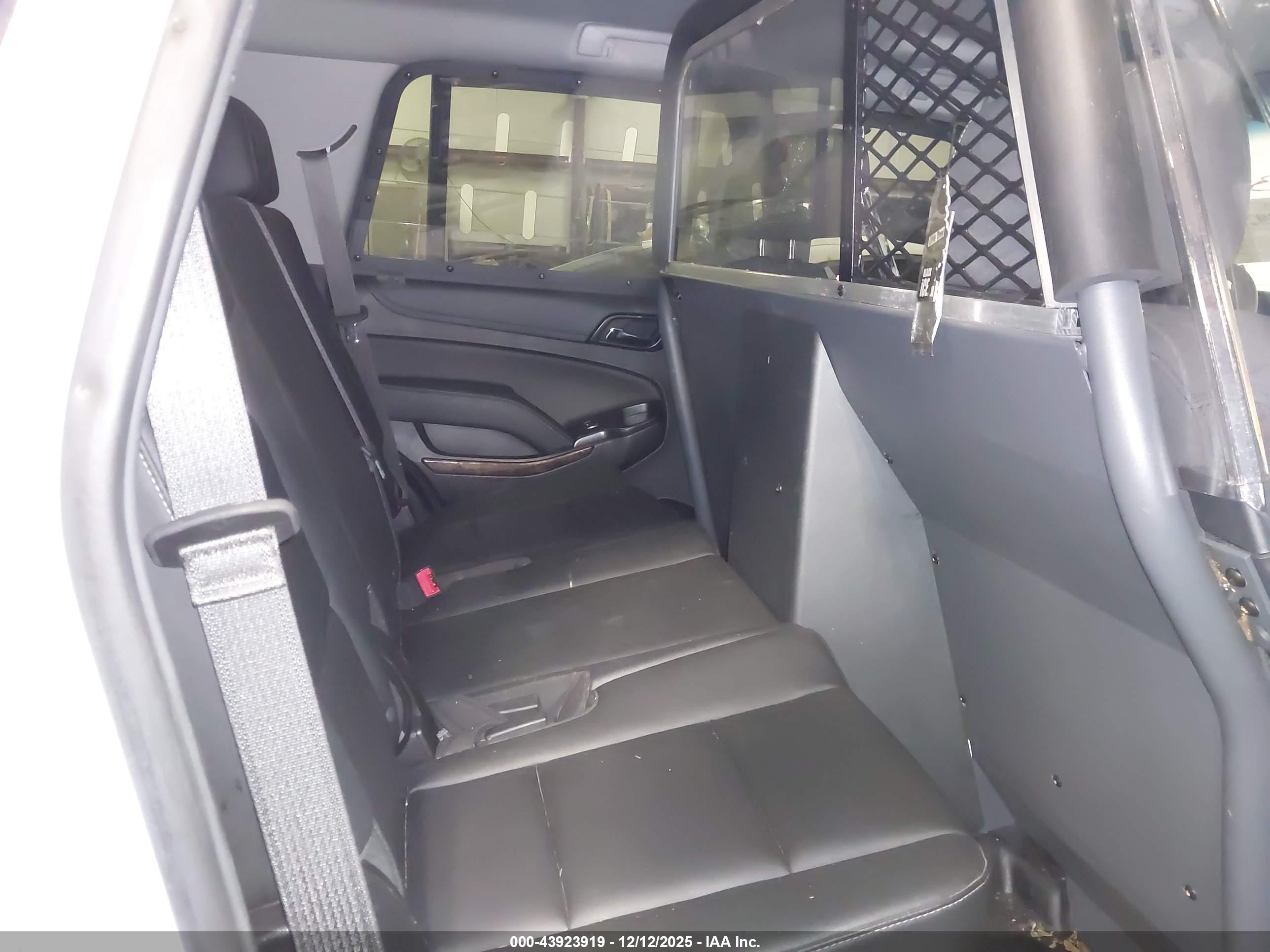 CHEVROLET TAHOE image 8