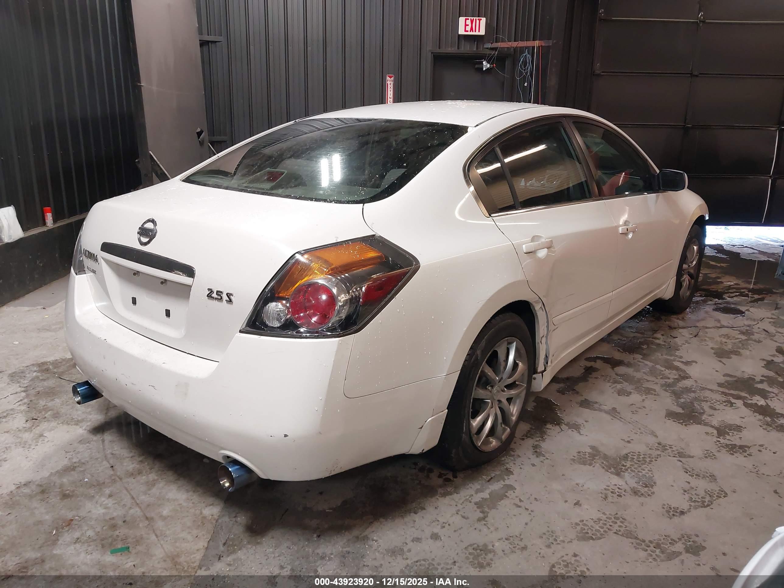 NISSAN ALTIMA image 4