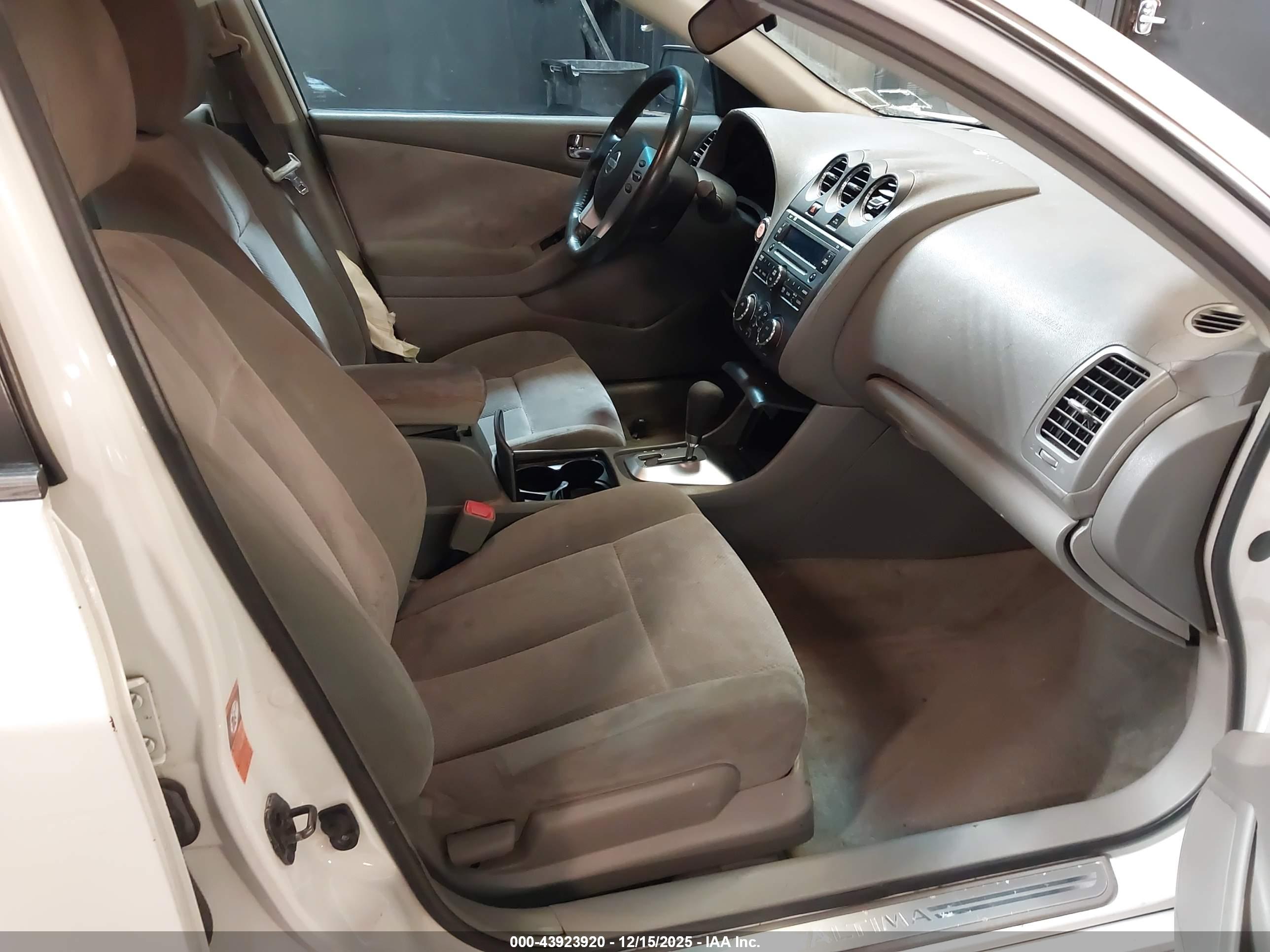 NISSAN ALTIMA image 5