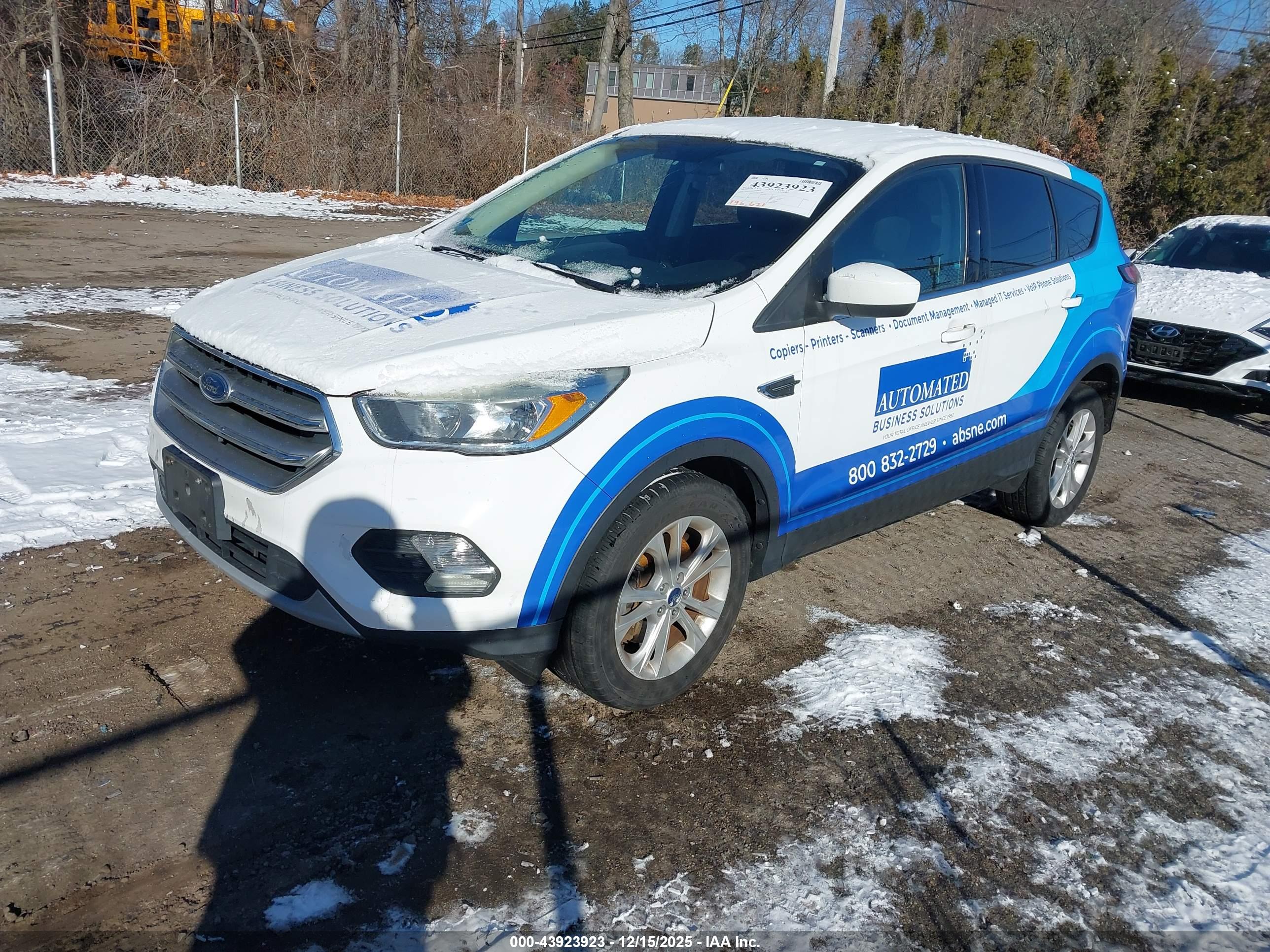 FORD ESCAPE image 2