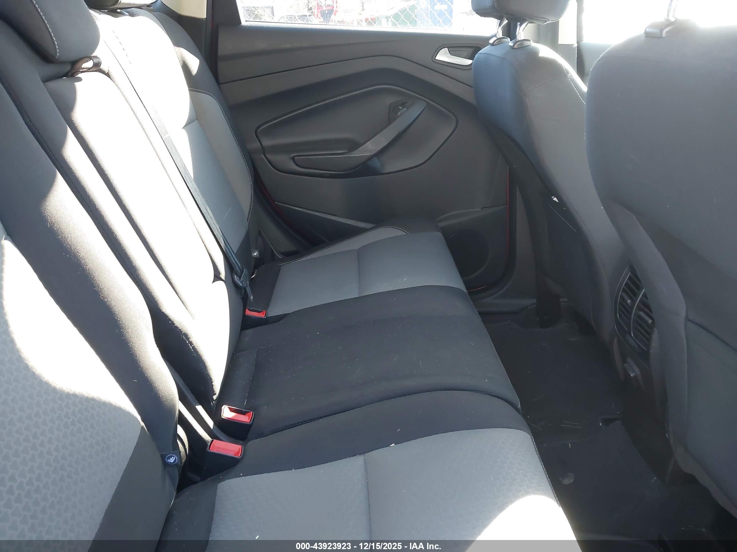 FORD ESCAPE image 8