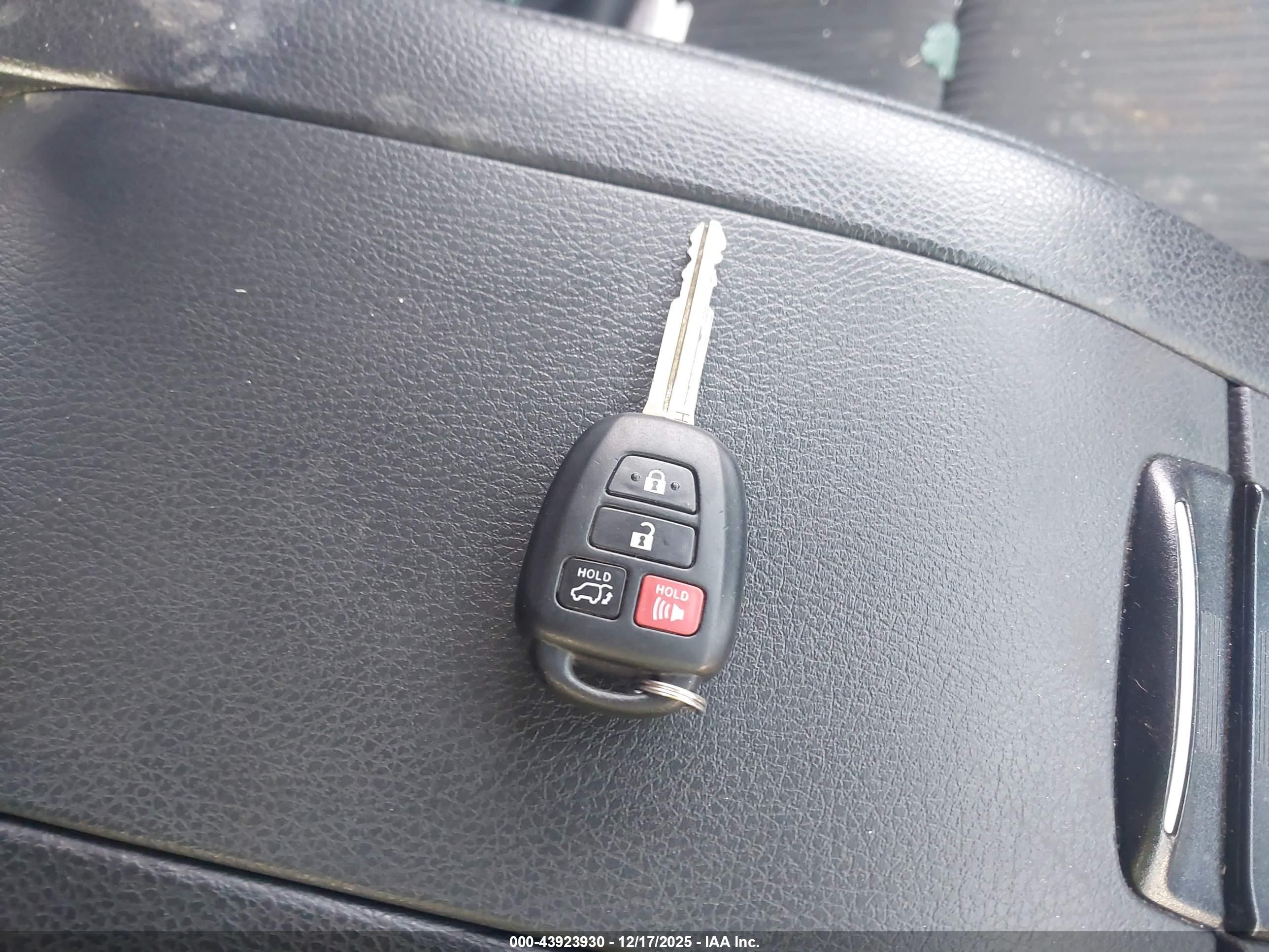 TOYOTA HIGHLANDER image 11