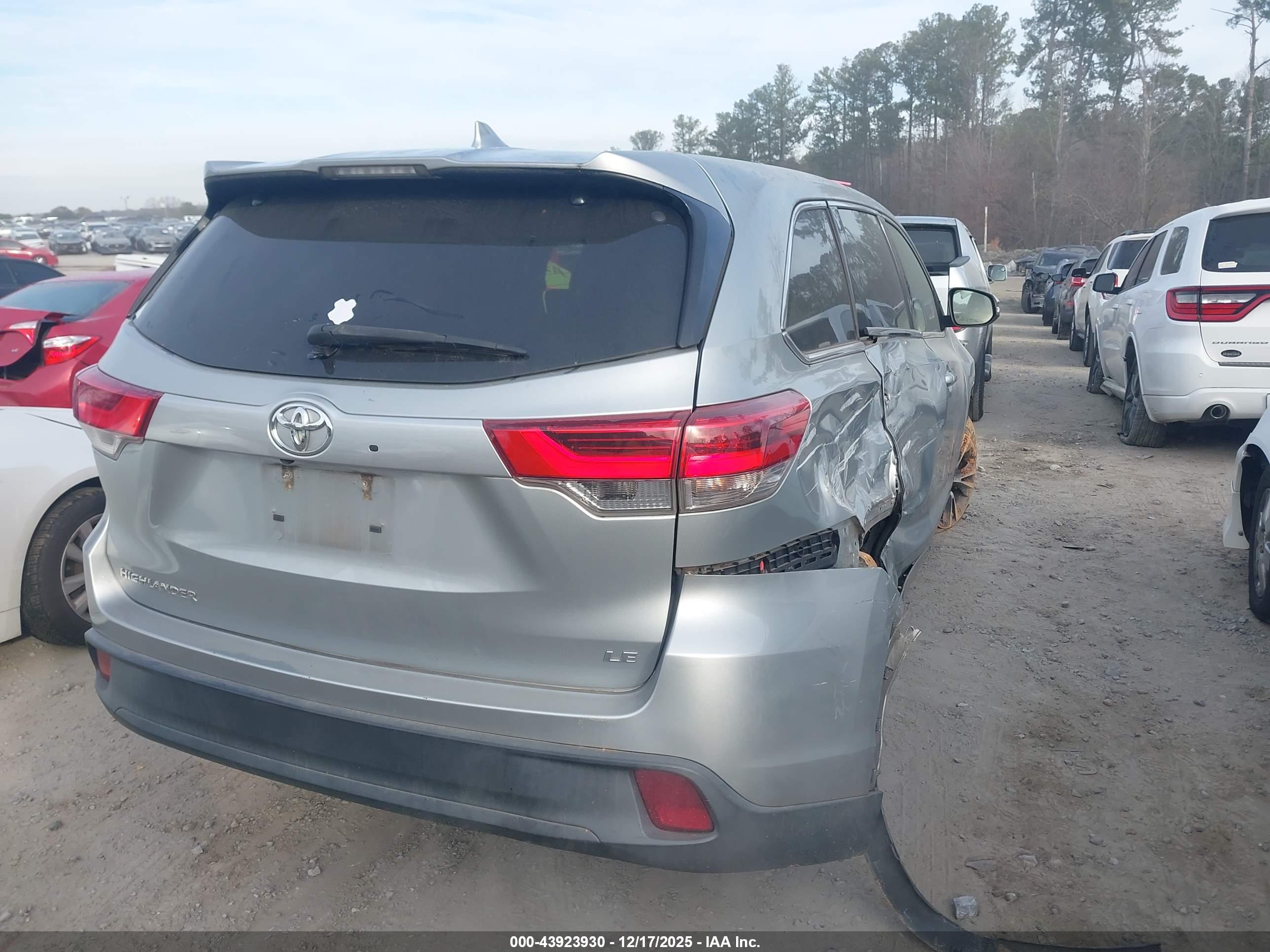 TOYOTA HIGHLANDER image 4