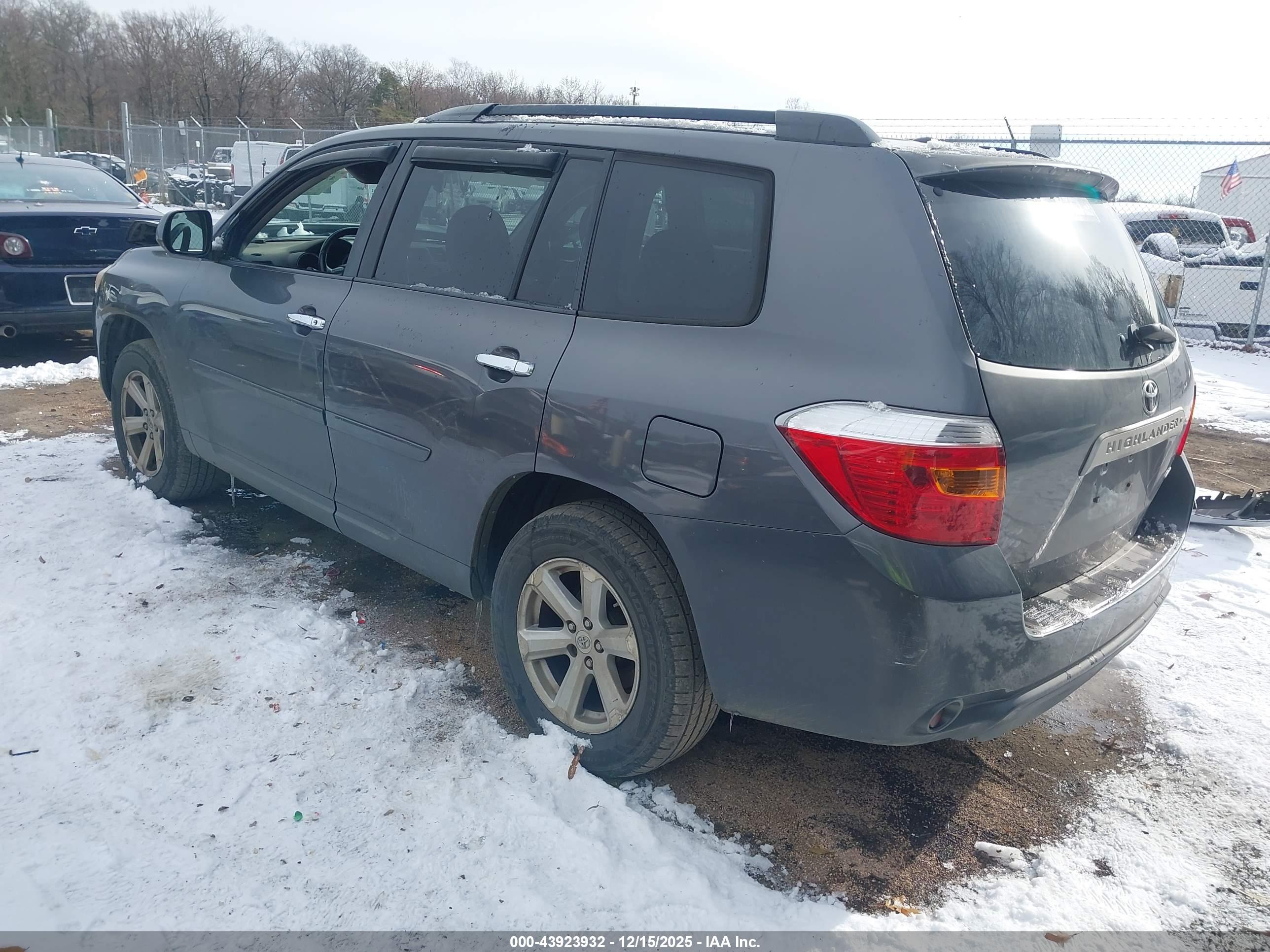 TOYOTA HIGHLANDER image 3