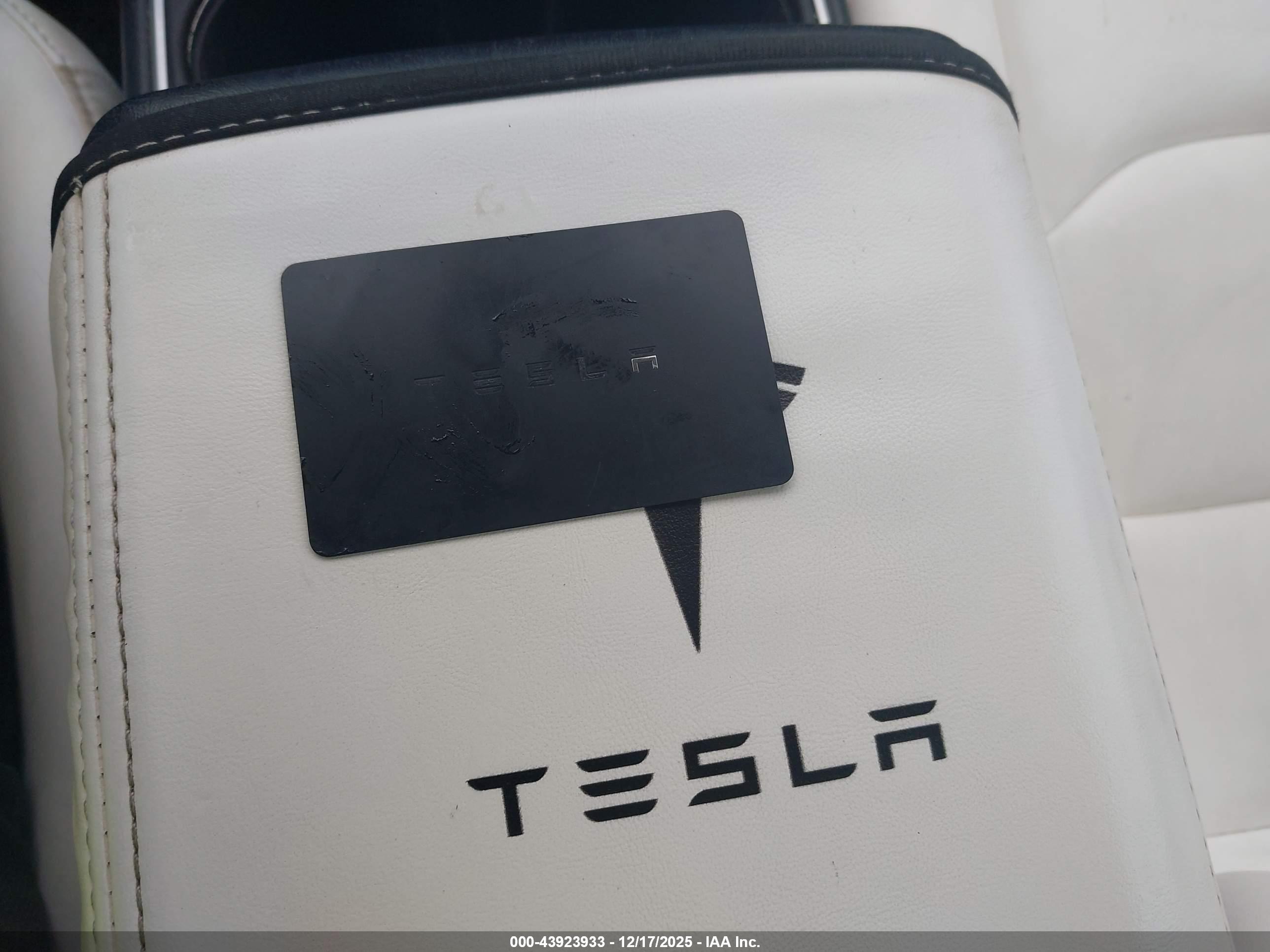 TESLA MODEL image 11