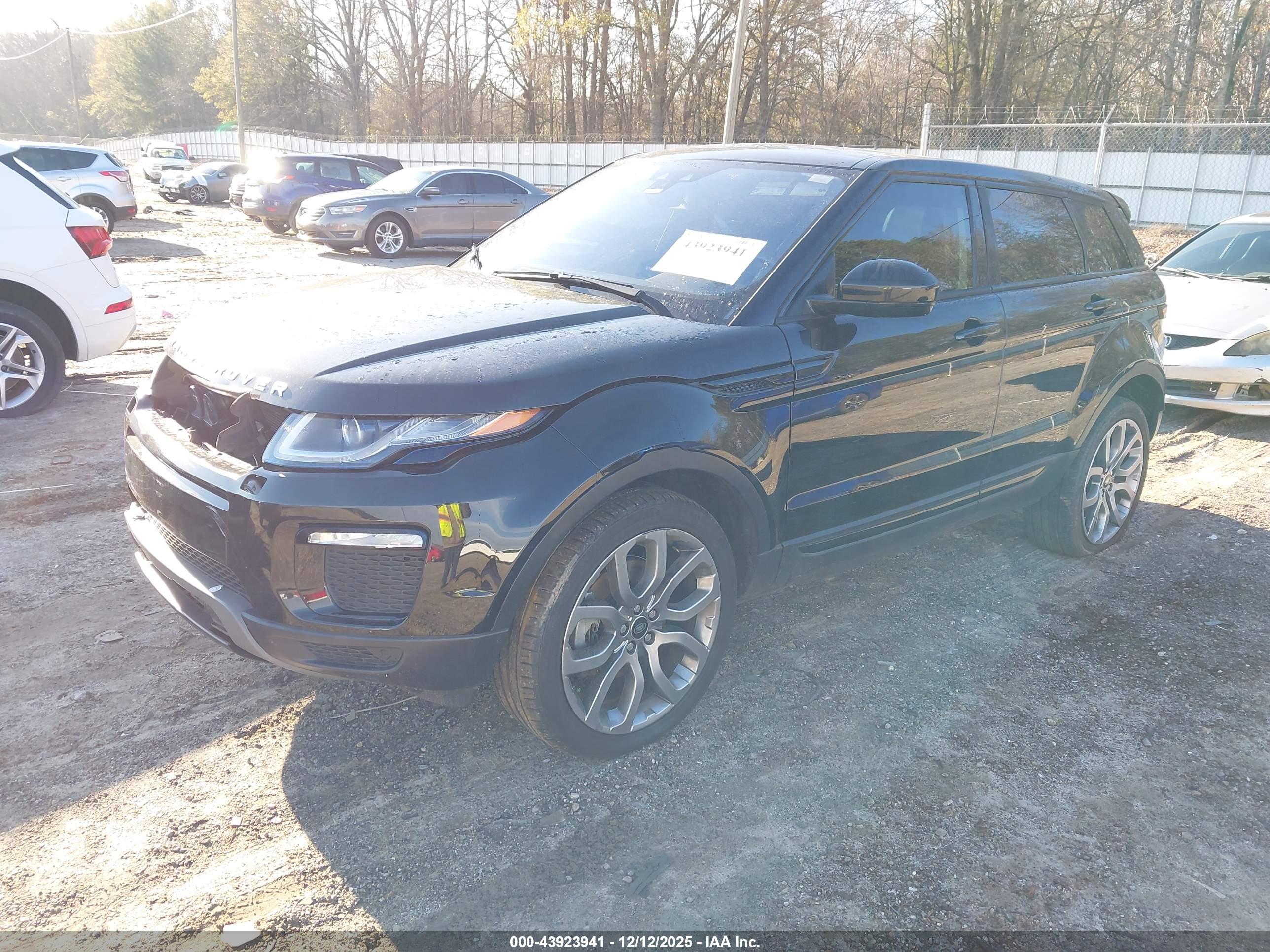 LAND ROVER image 2