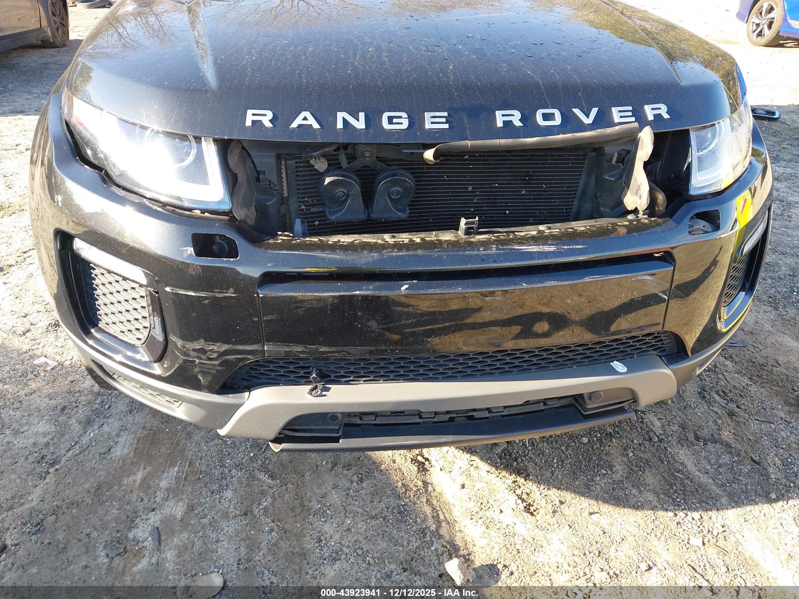 LAND ROVER image 6