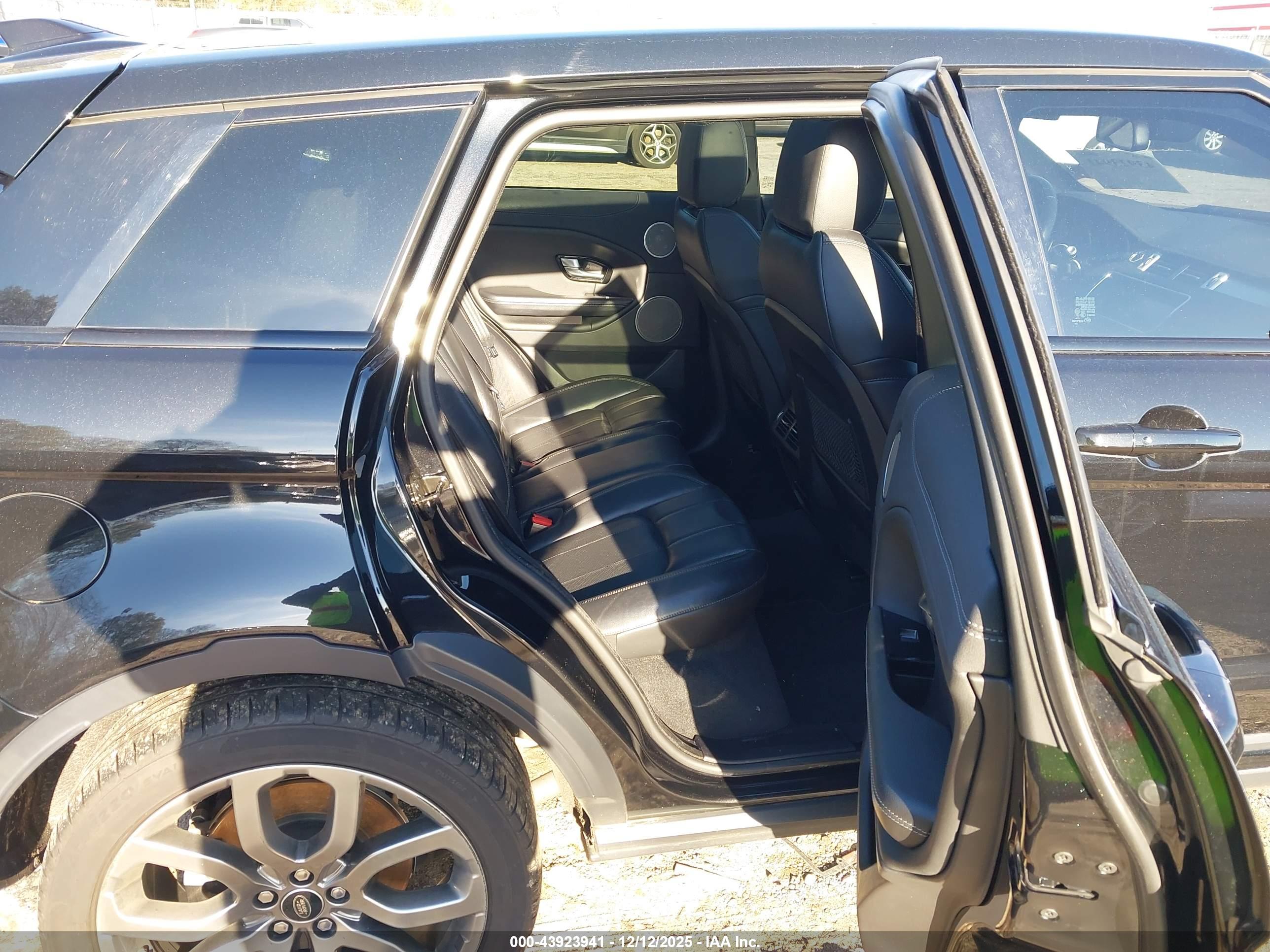 LAND ROVER image 8
