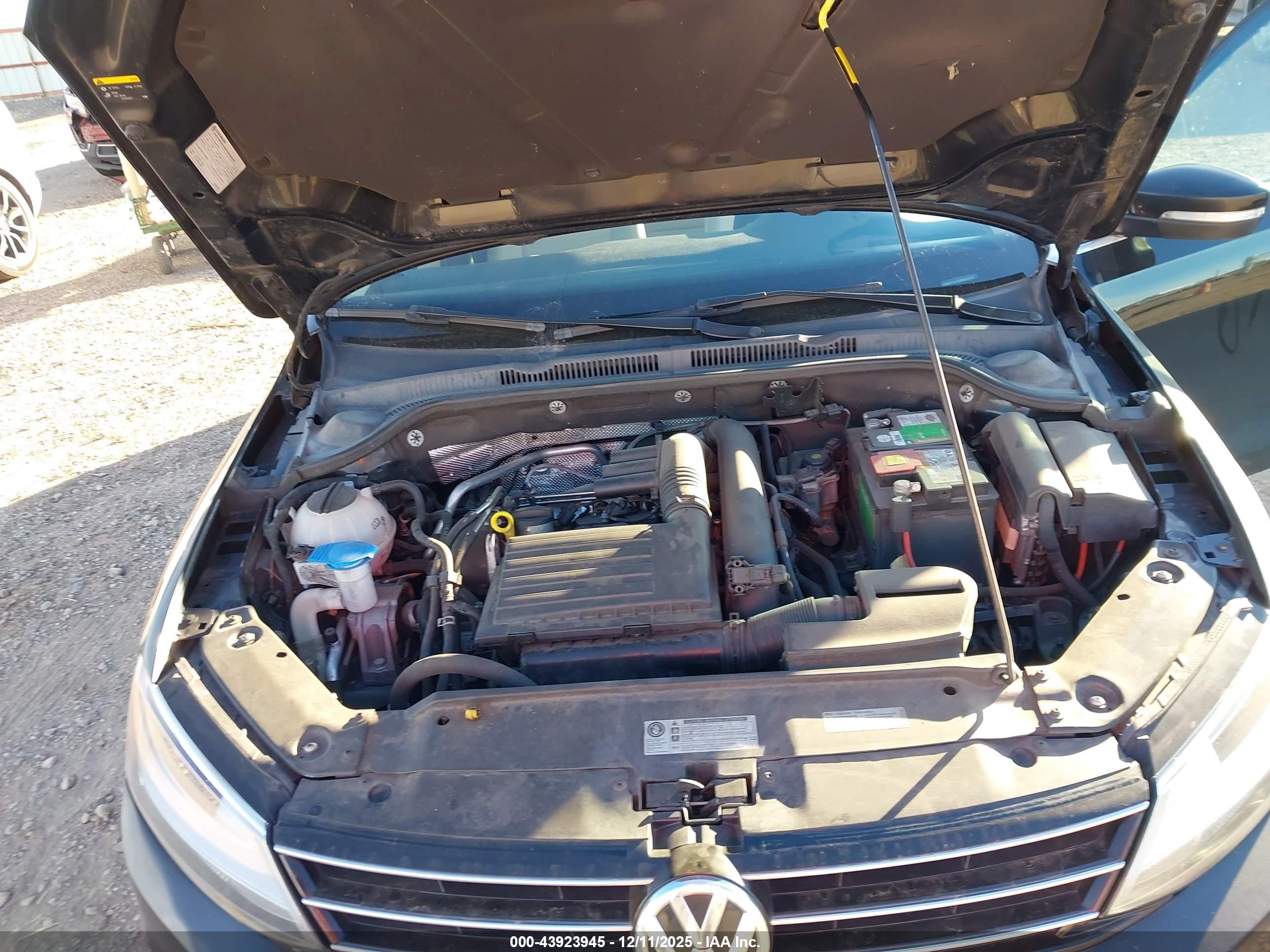 VOLKSWAGEN JETTA image 10