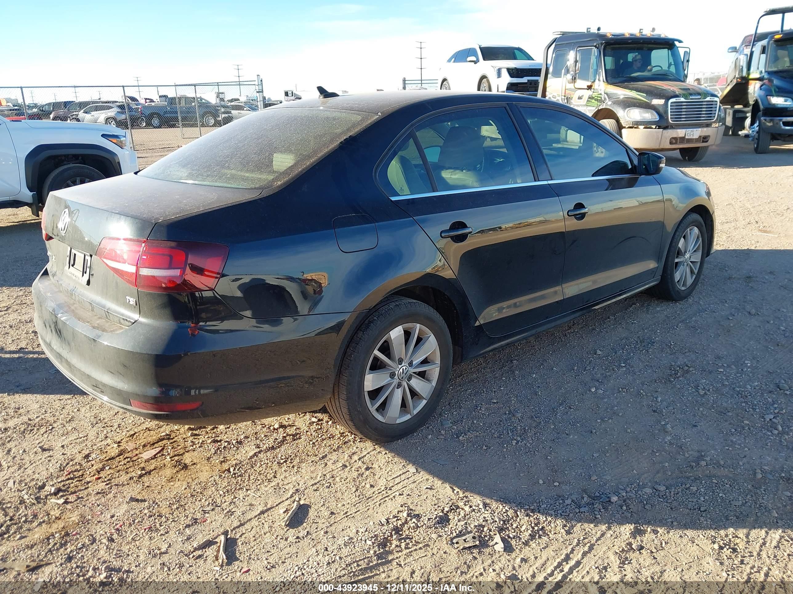 VOLKSWAGEN JETTA image 4