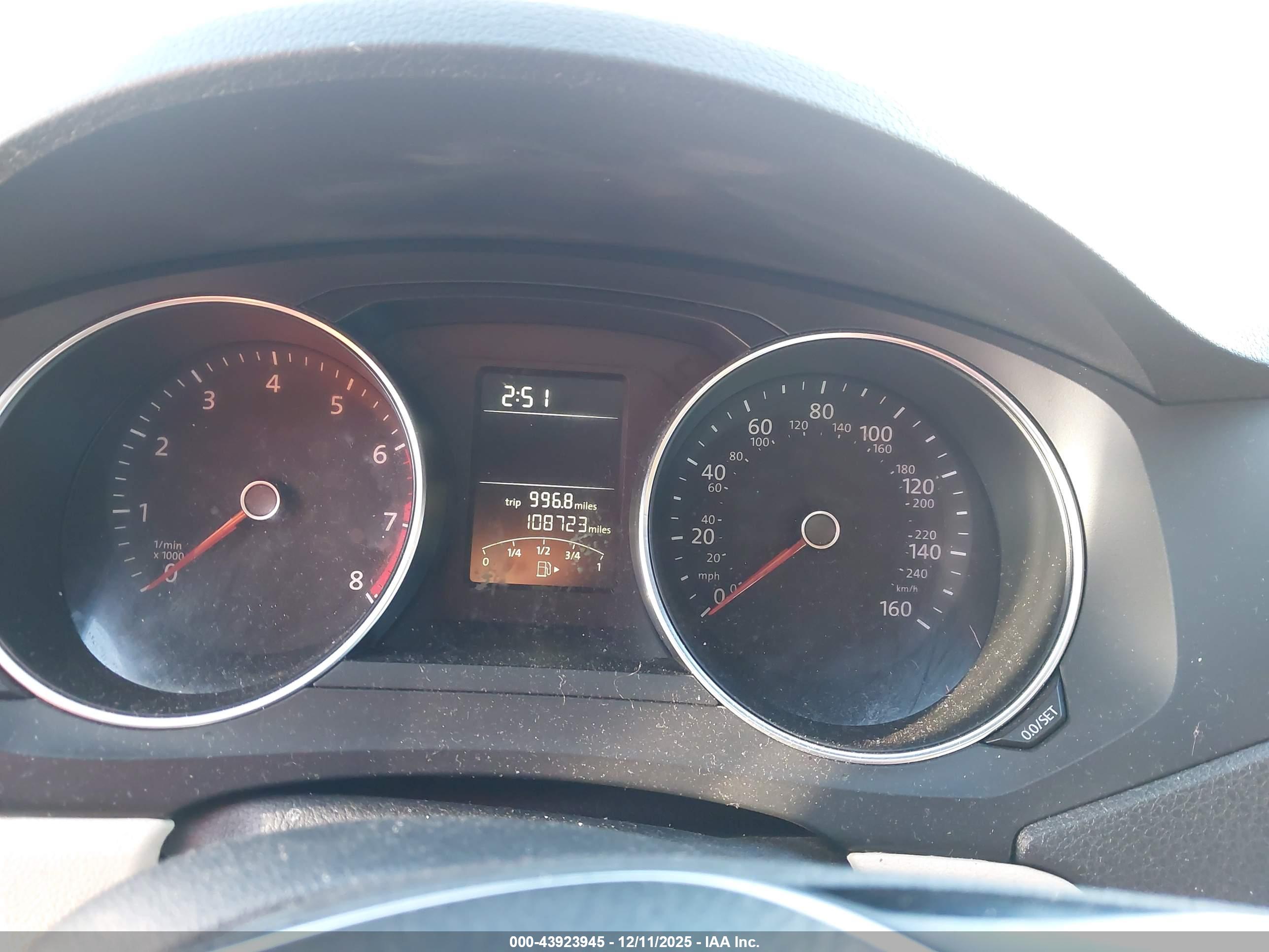 VOLKSWAGEN JETTA image 7