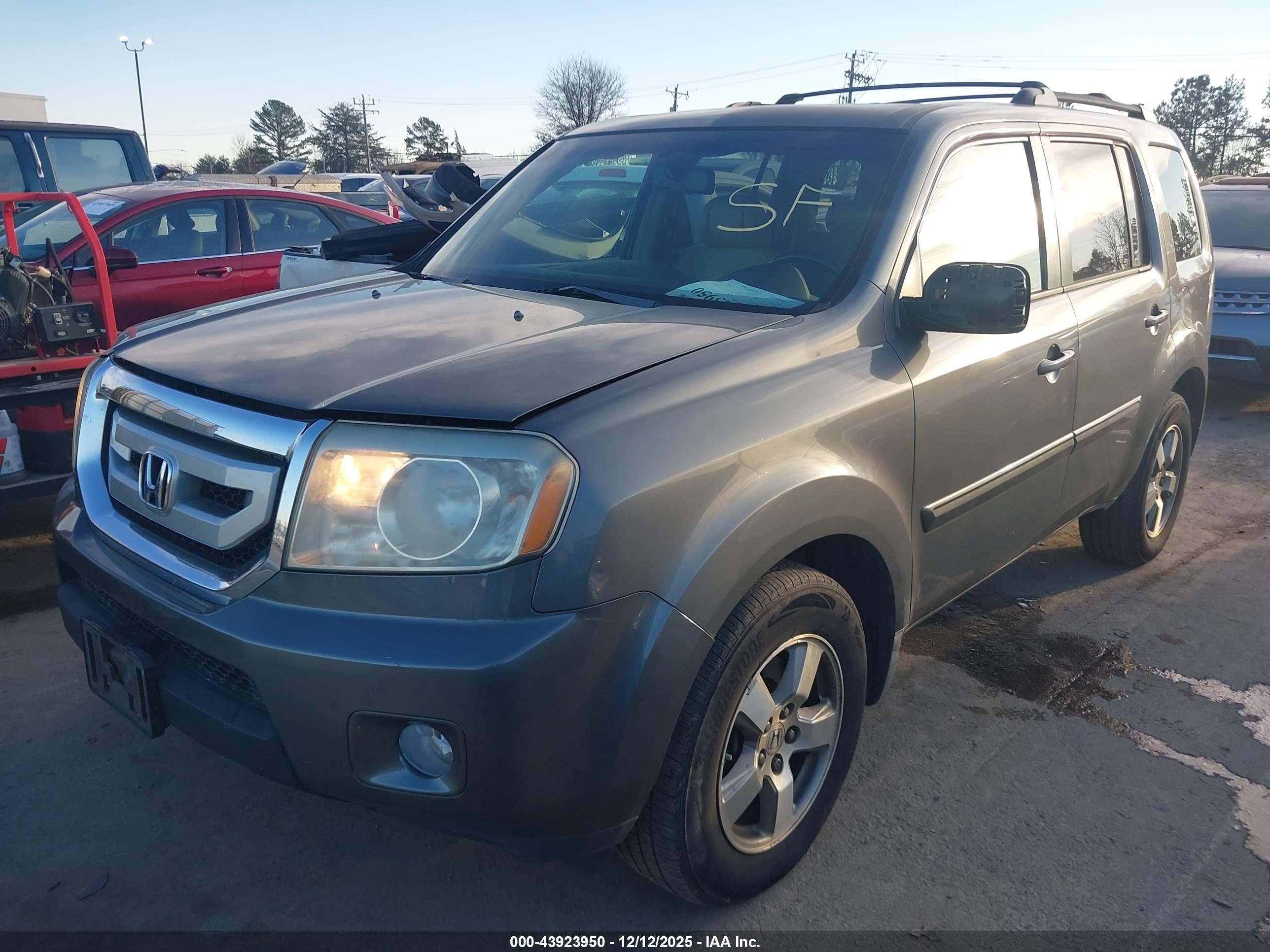 HONDA PILOT image 2