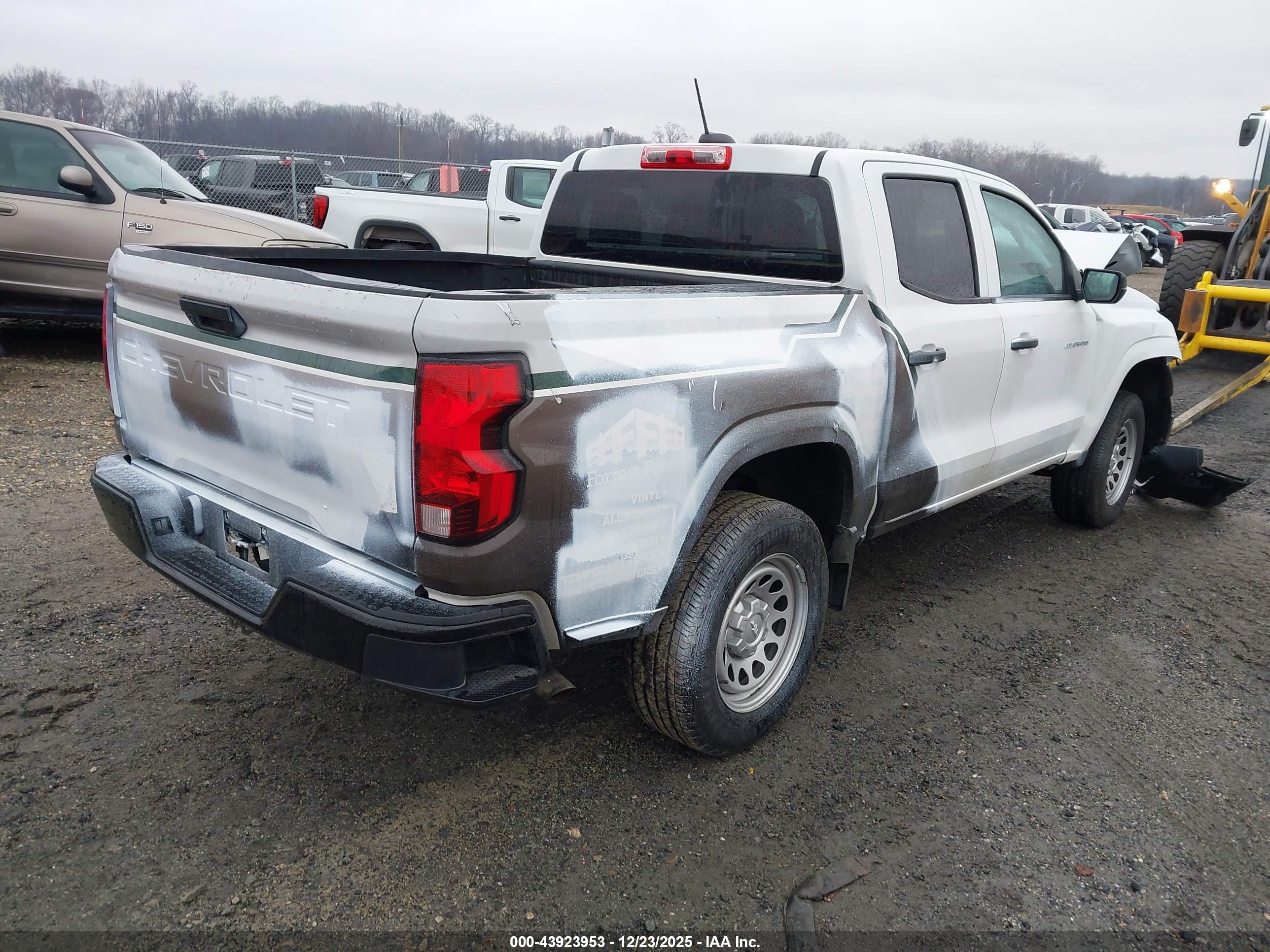 CHEVROLET COLORADO image 4