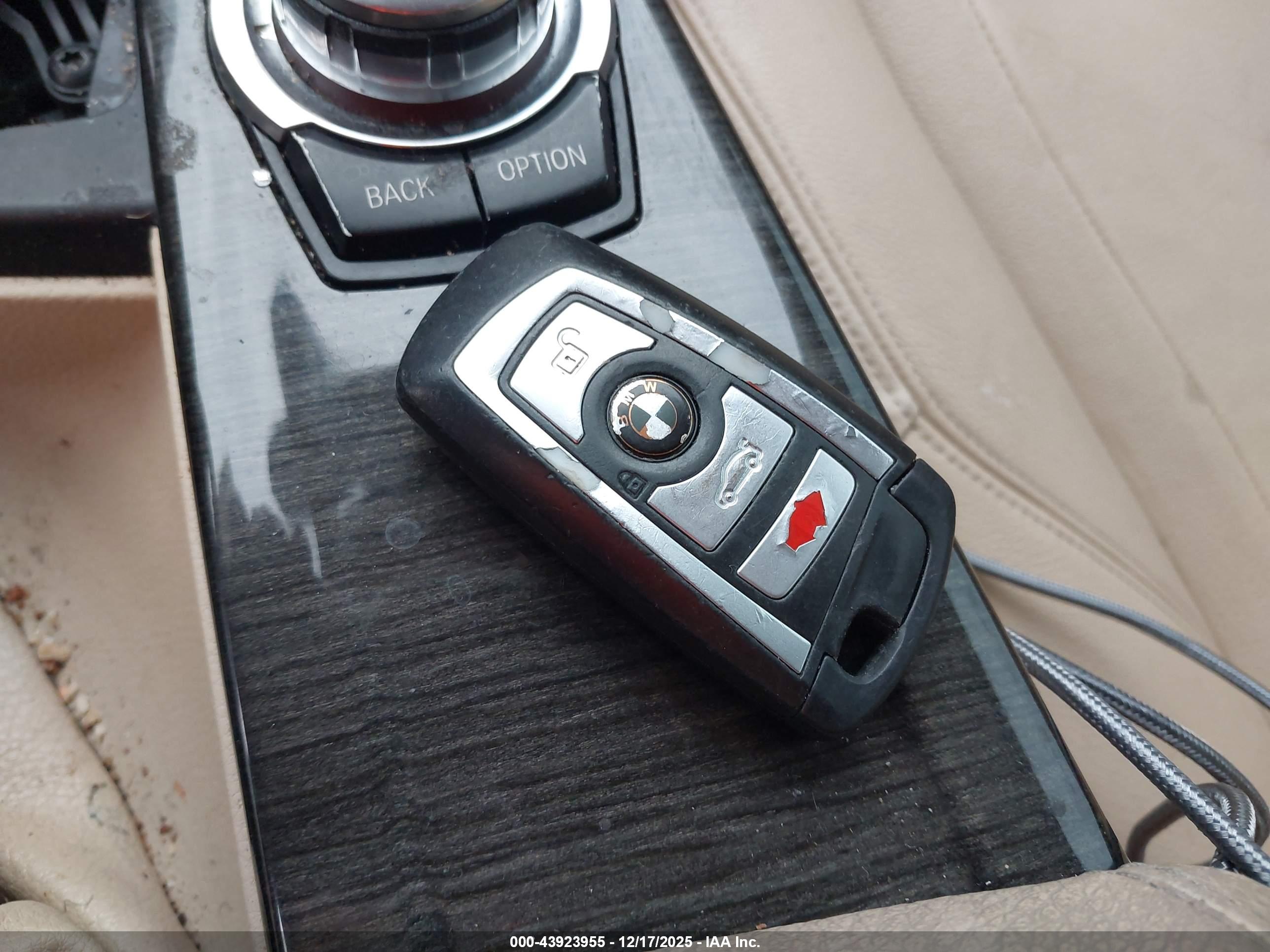 BMW 328I image 11