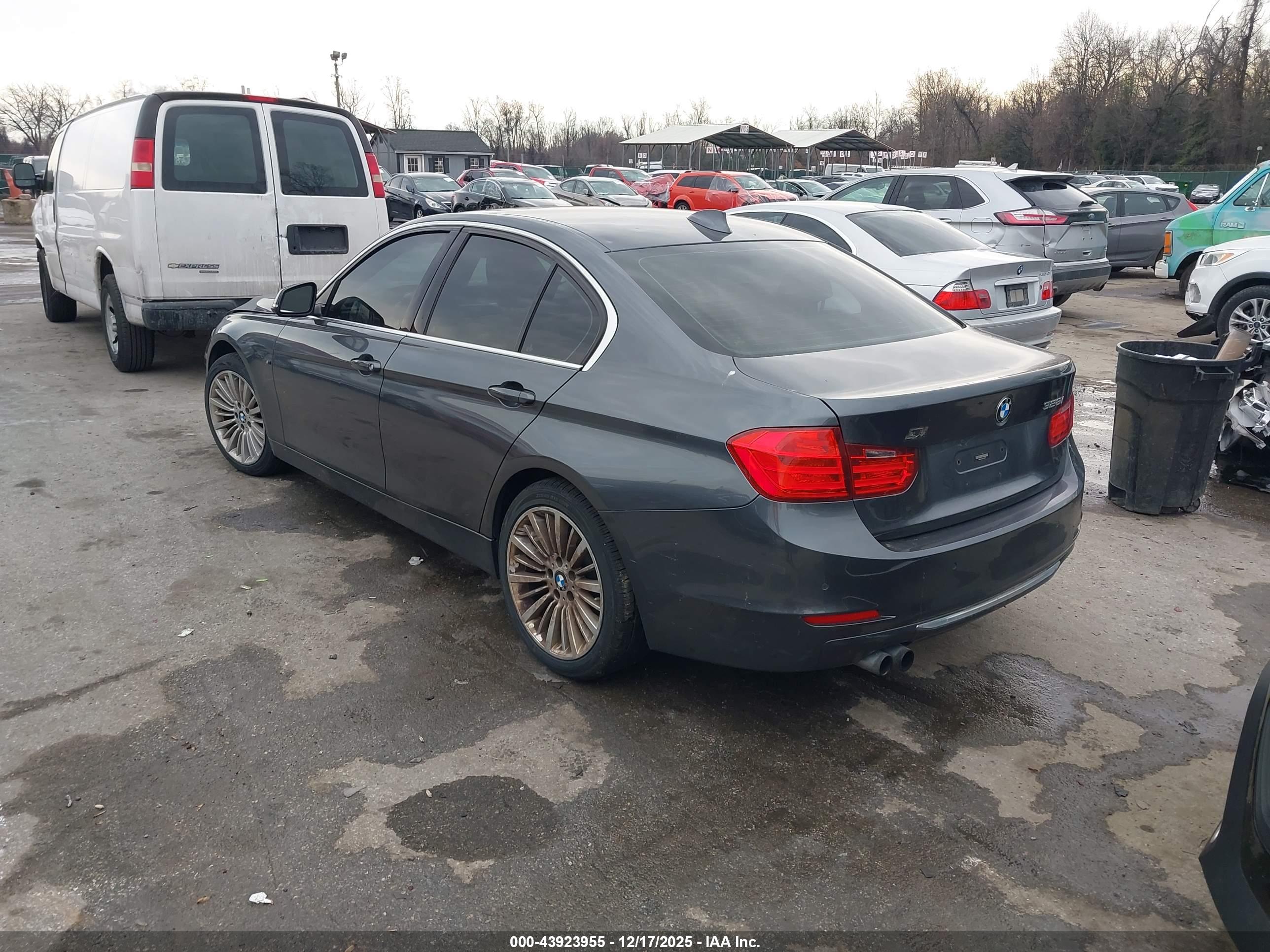 BMW 328I image 3