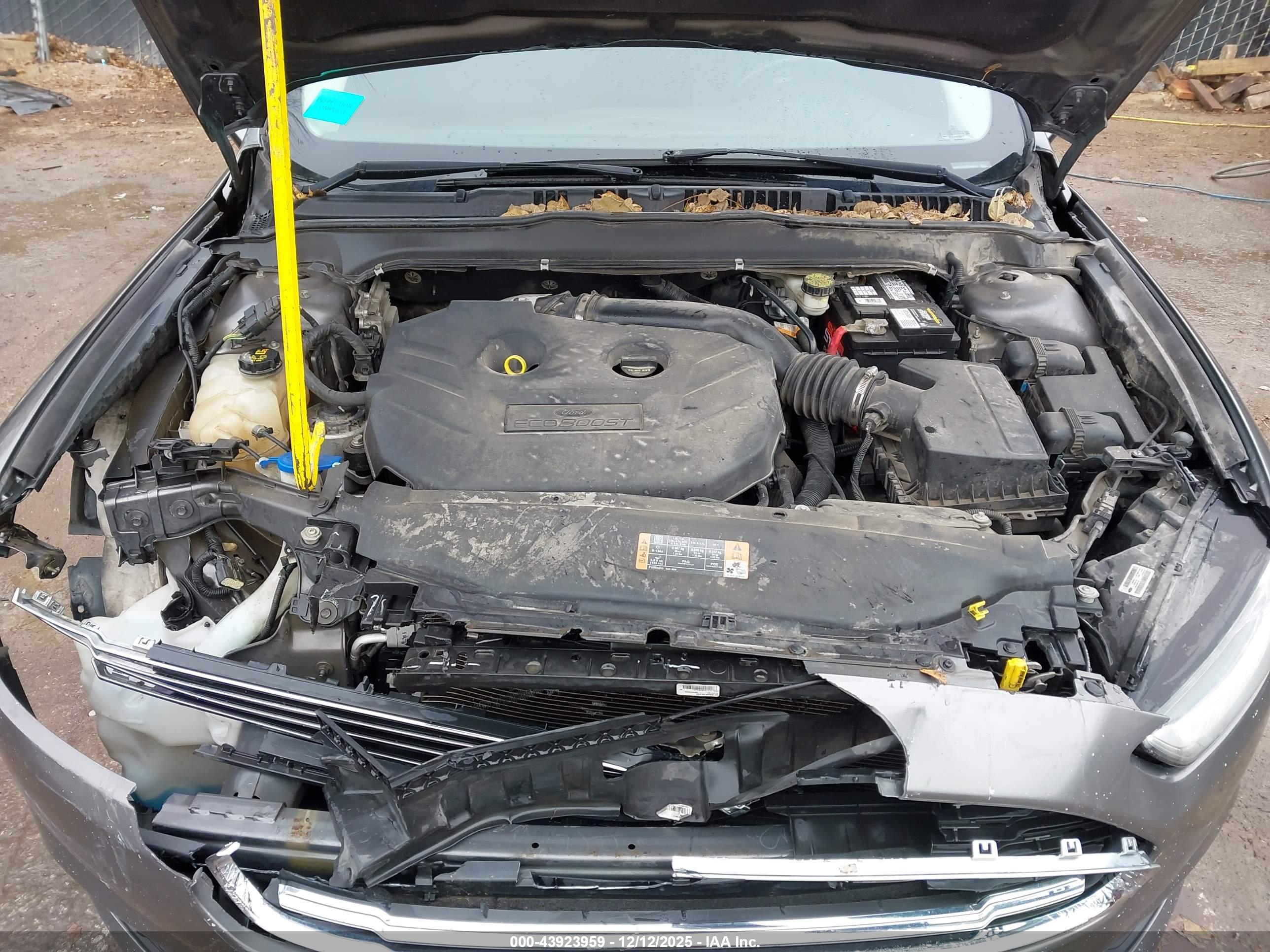 FORD FUSION image 10