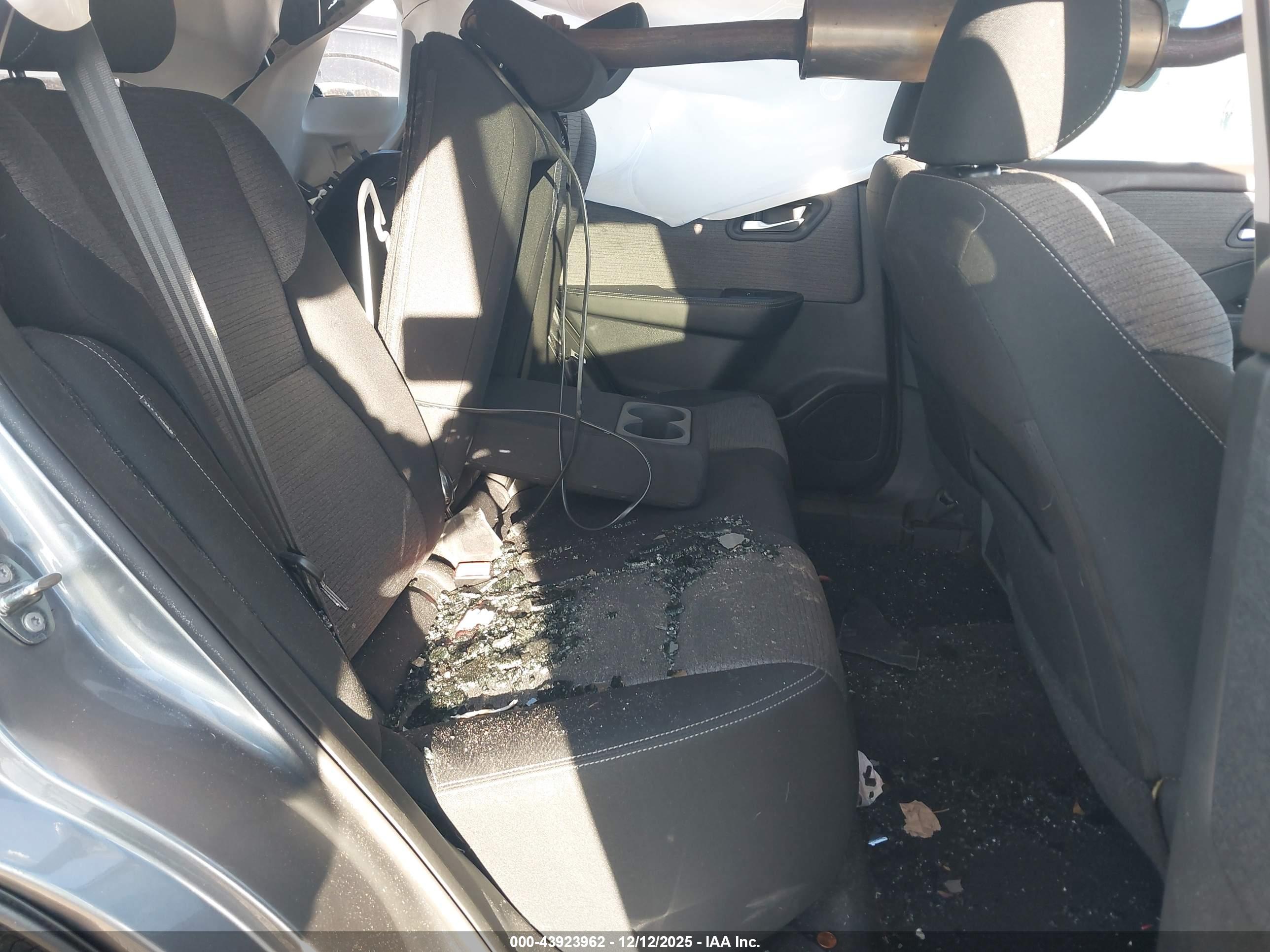 NISSAN ROGUE image 8