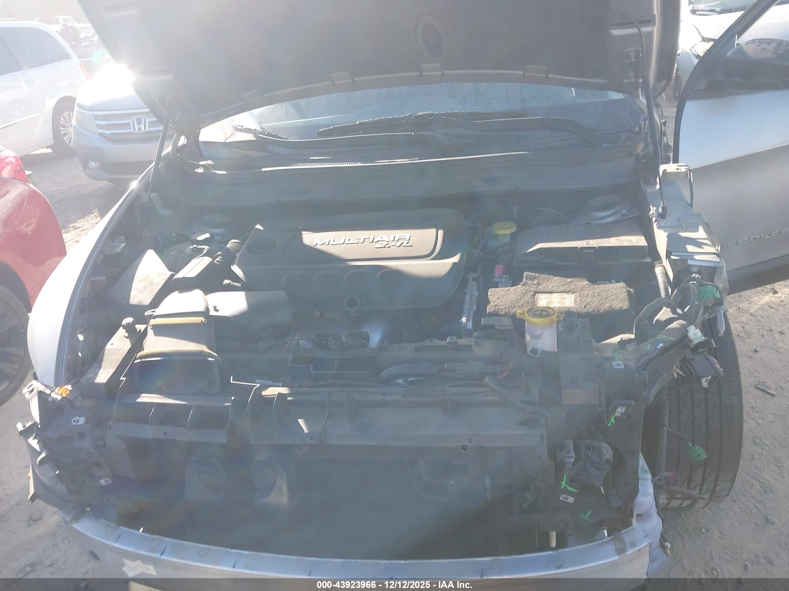 JEEP CHEROKEE image 10