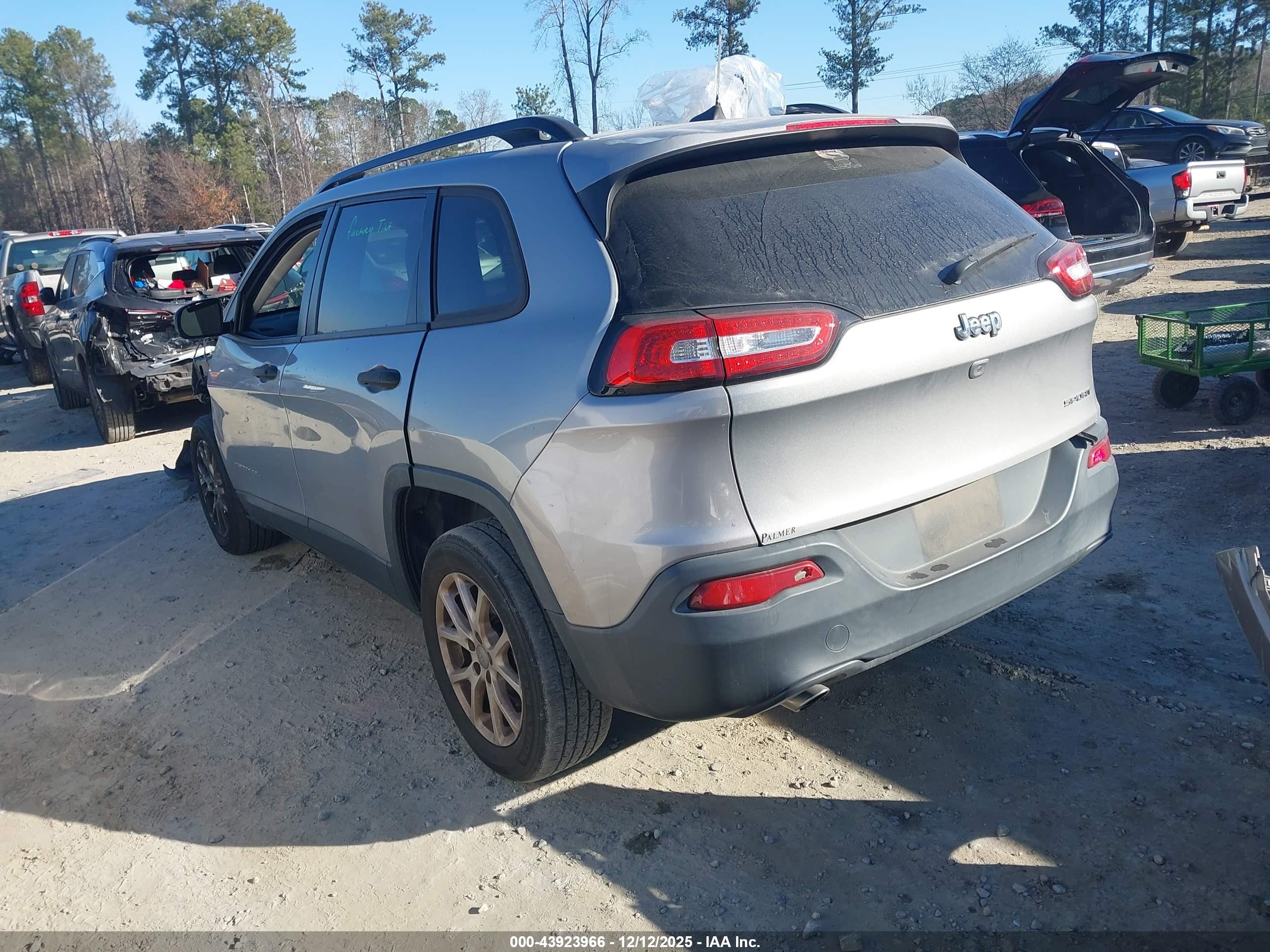 JEEP CHEROKEE image 3