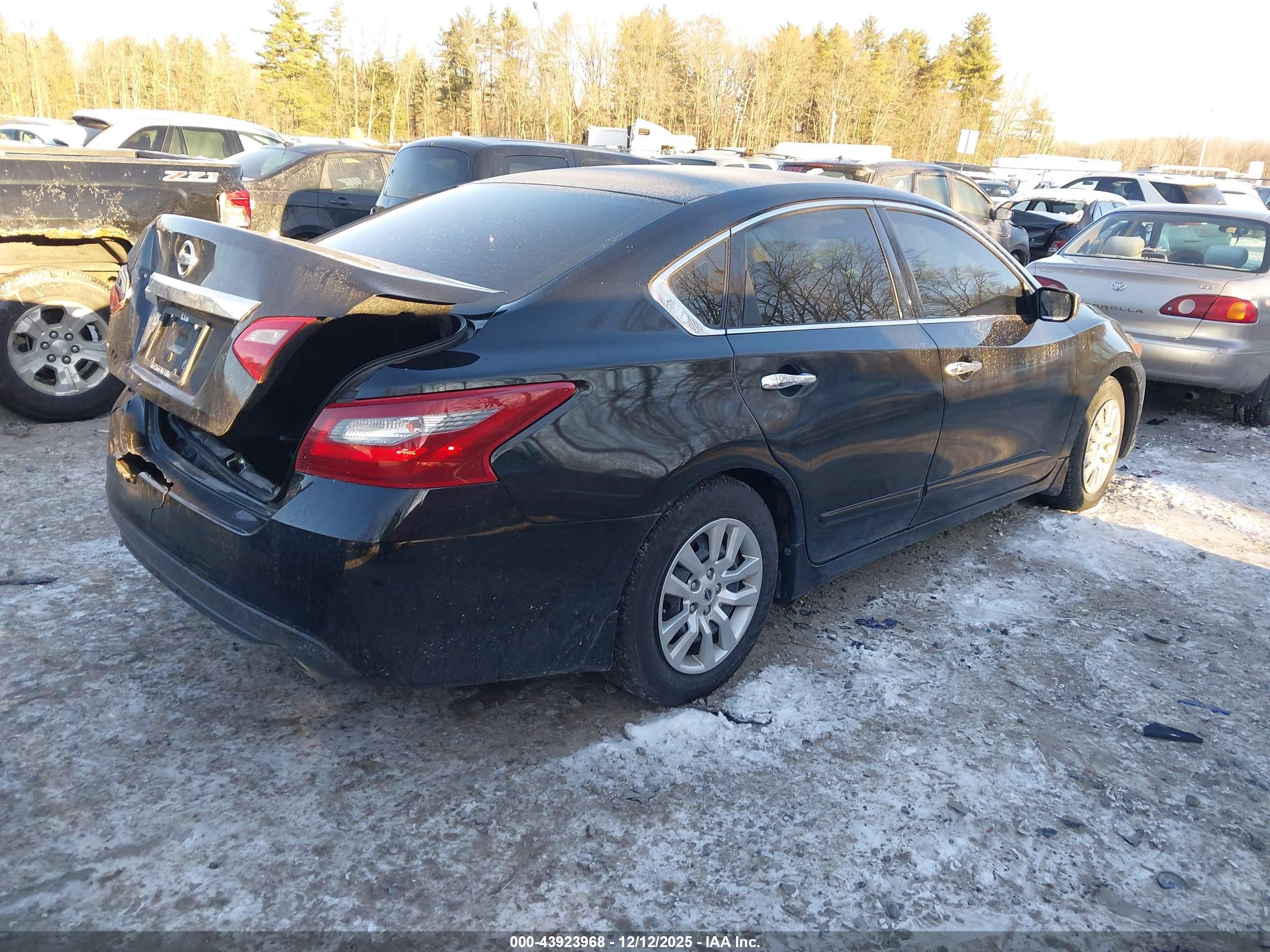 NISSAN ALTIMA image 4