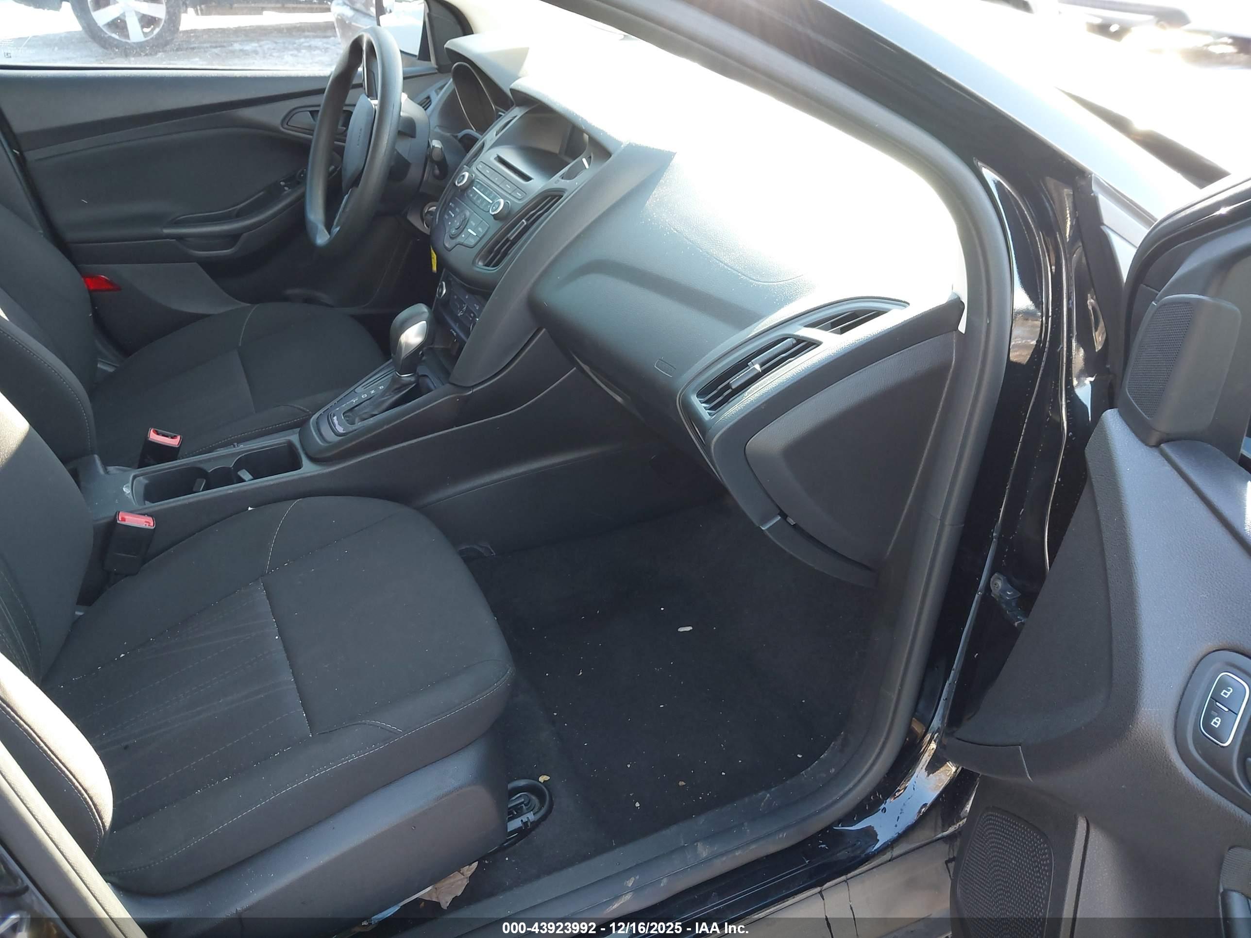 FORD FOCUS image 5
