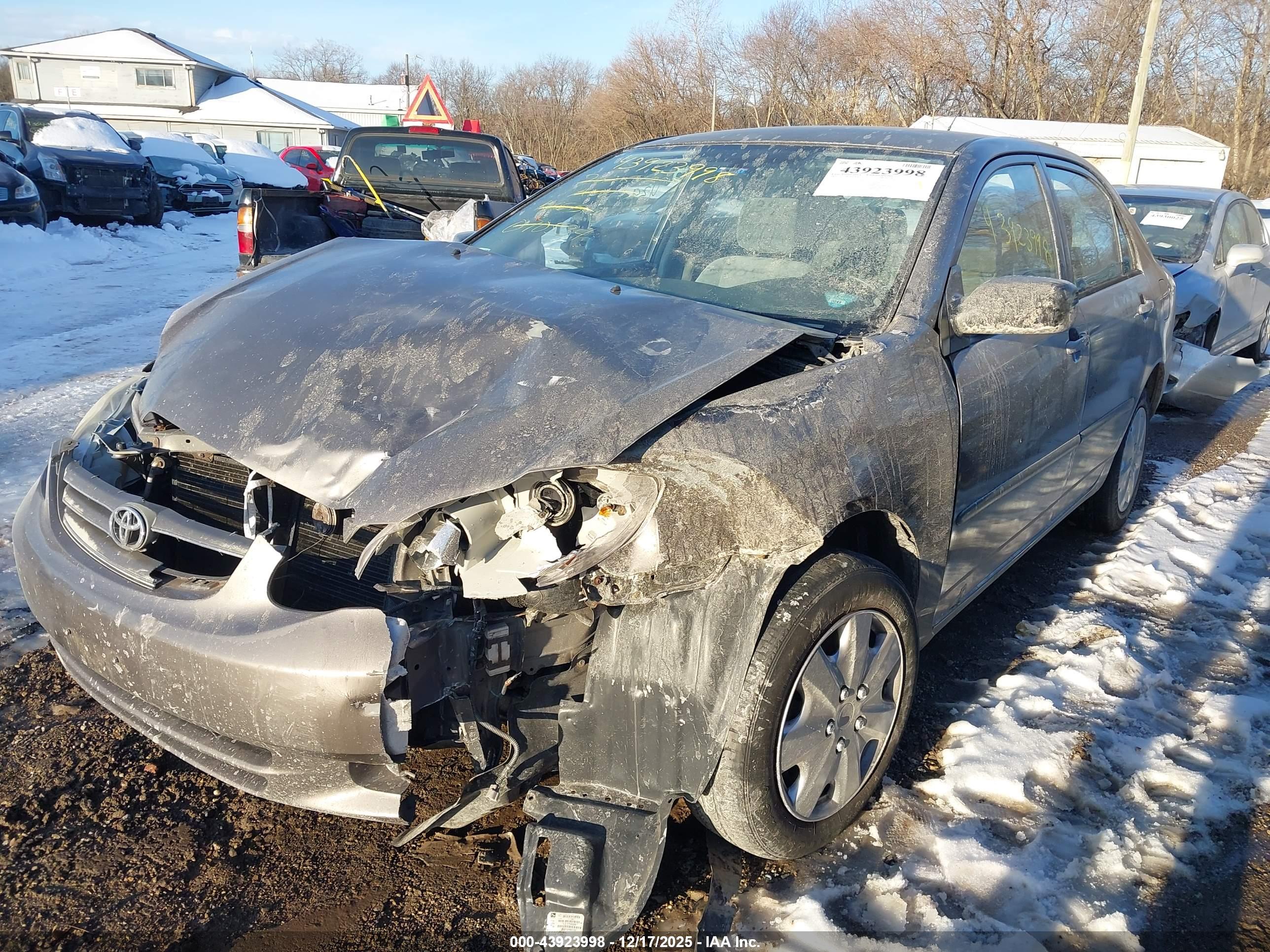 TOYOTA COROLLA image 2