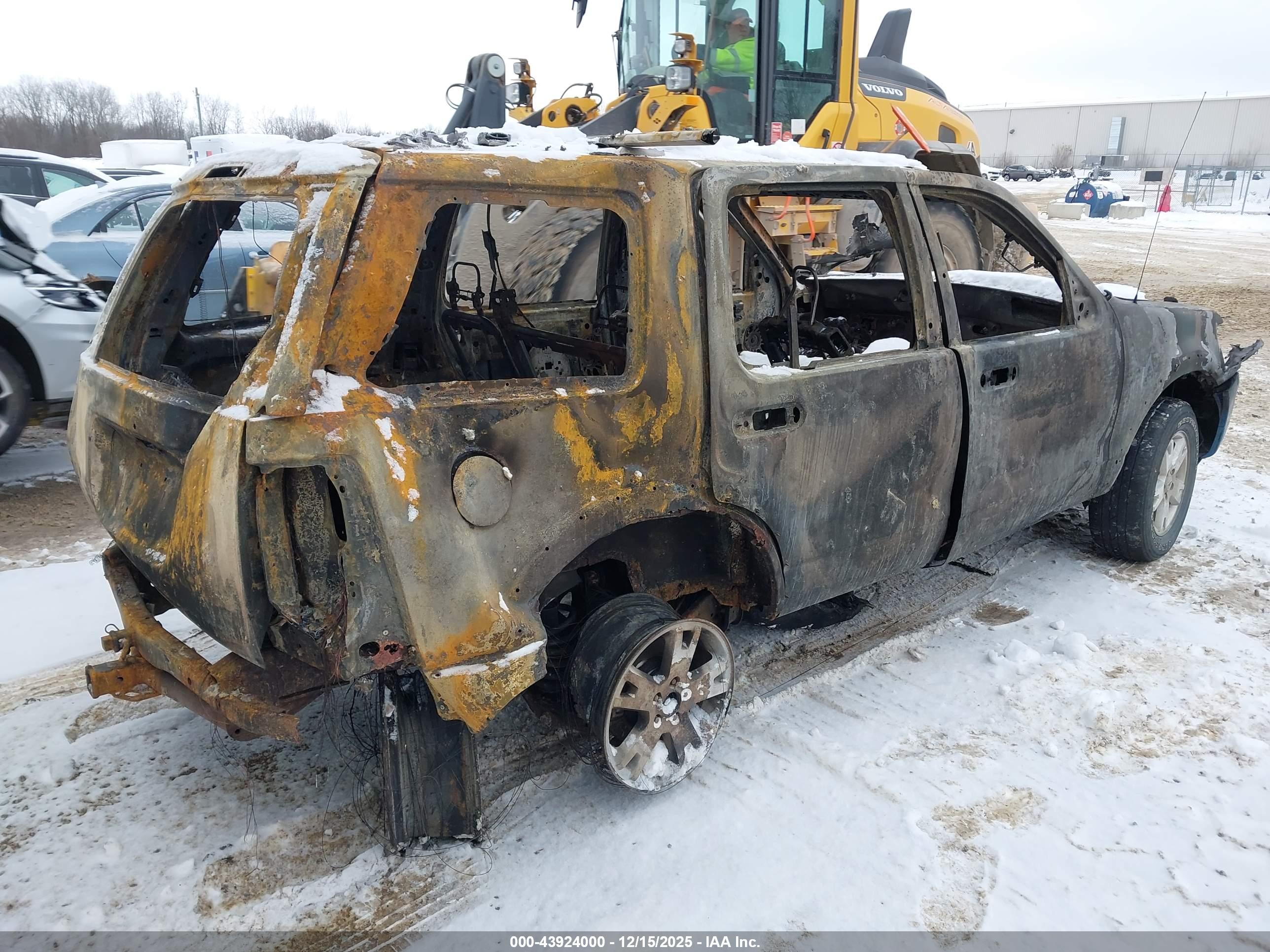 FORD EXPLORER image 4