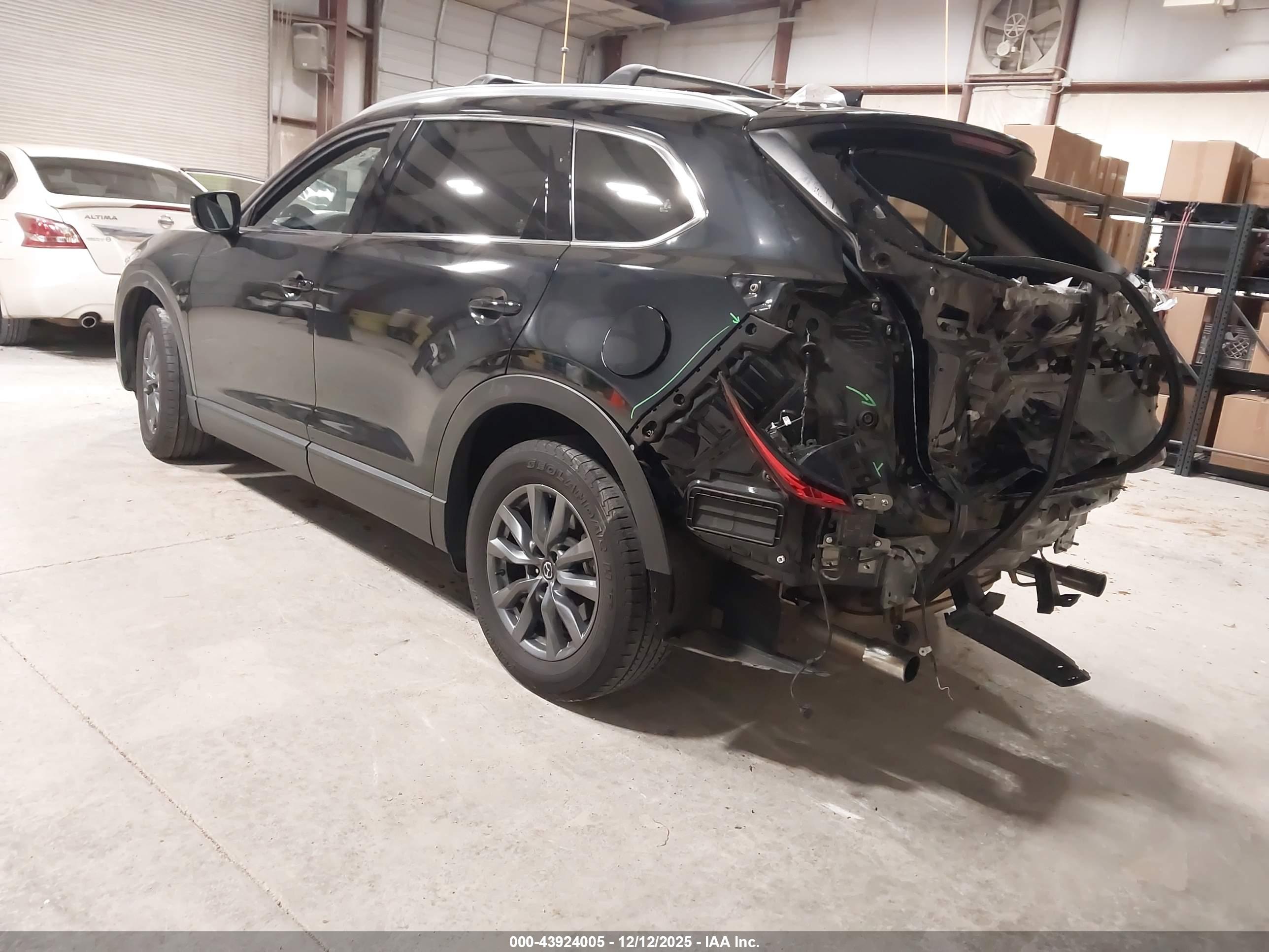 MAZDA CX-9 image 3